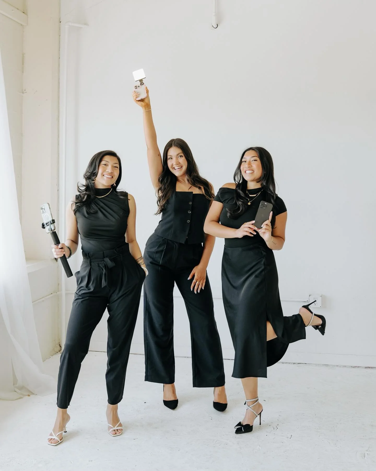 branding photos for BRAND THE BRIDE 💍🕊️💫

wedding content creators are the newest trend and we&rsquo;re obsessed with them!! they&rsquo;re there to capture every moment, from behind-the-scenes fun to &lsquo;i do.&rsquo; it&rsquo;s such a great way