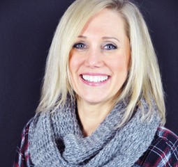 Dionne headshot.jpg