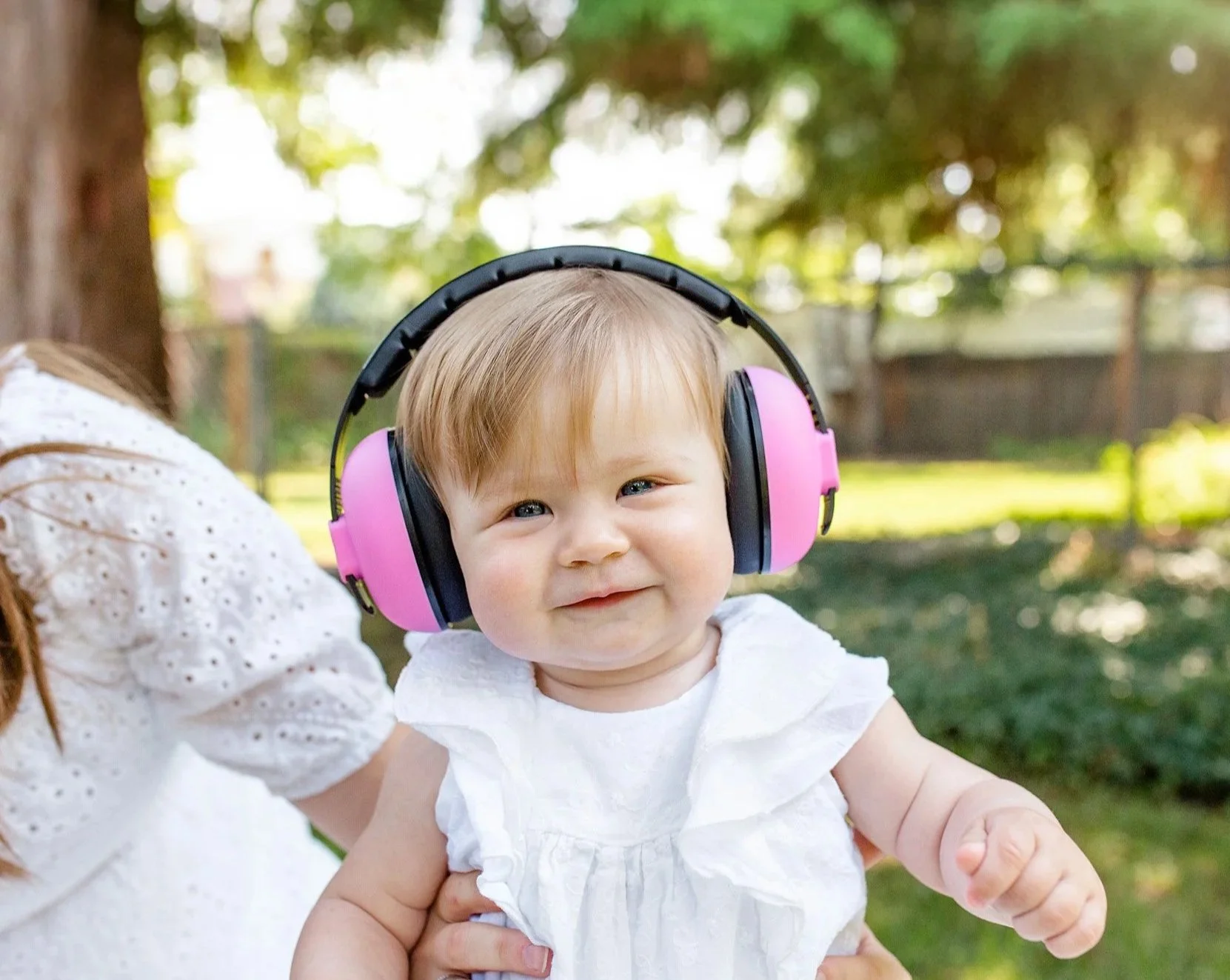 Friday7Care-Baby-Headphones-Outdoor_0002_Pink.jpg