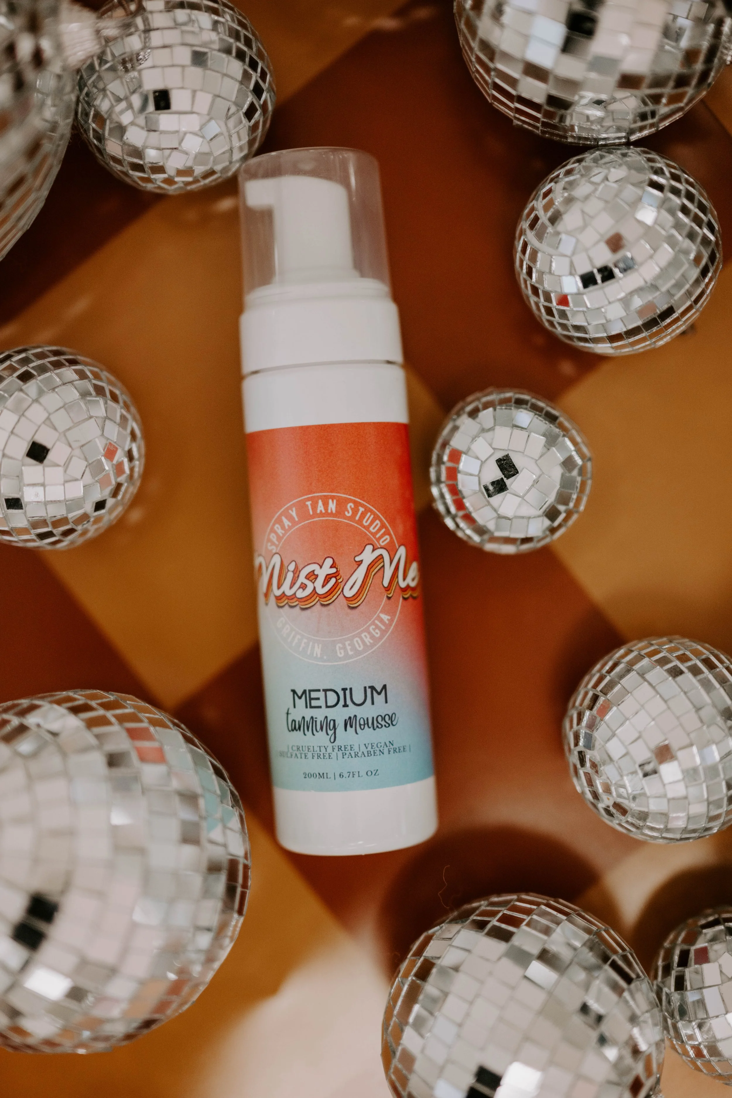 Mist Me Spray Tan Studio - Medium Self Tanning Mousse + Velvet Application Mitt