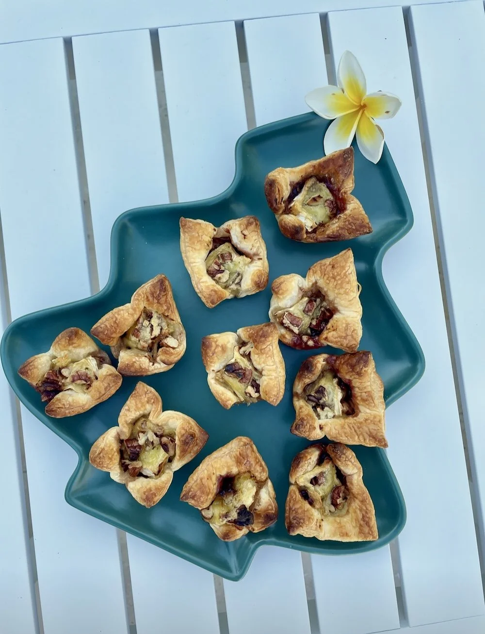 Cranberry Brie Bites