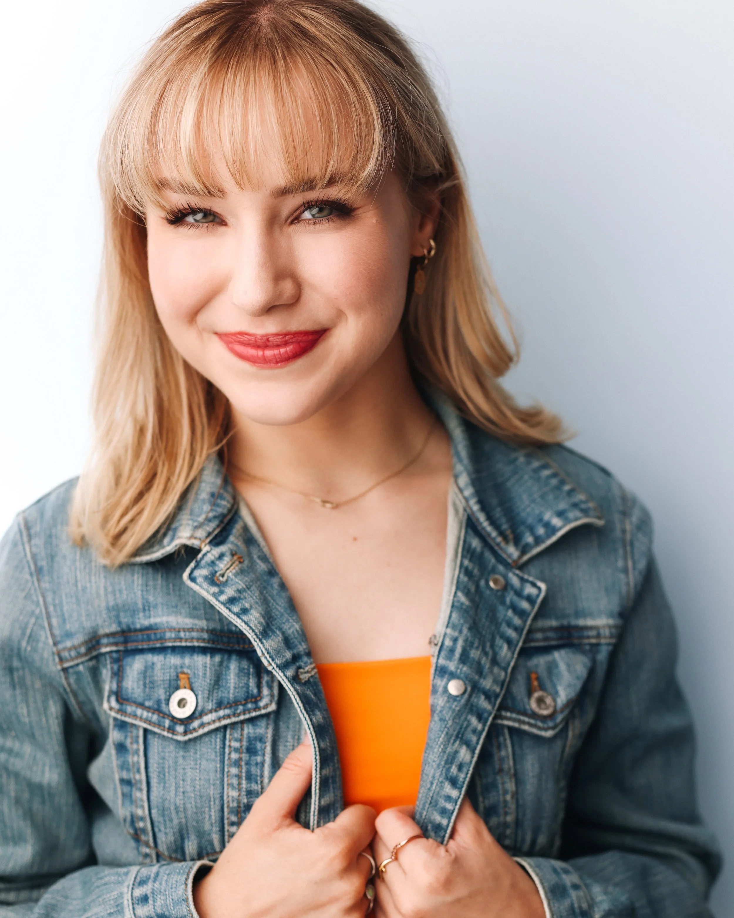 JuliaB_Headshot3.jpg