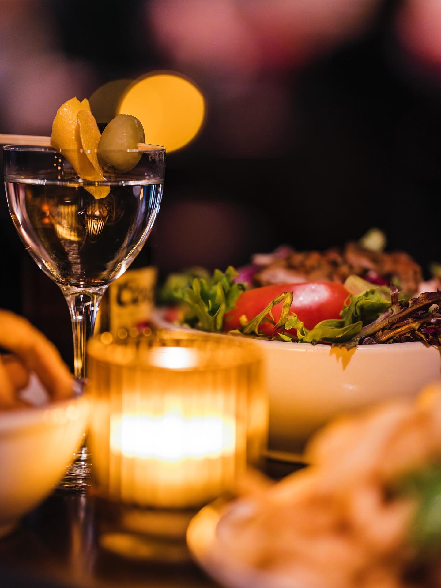 🍸🍻

#chicagococktailbar #cocktails #neighborhoodbar #westtownbar