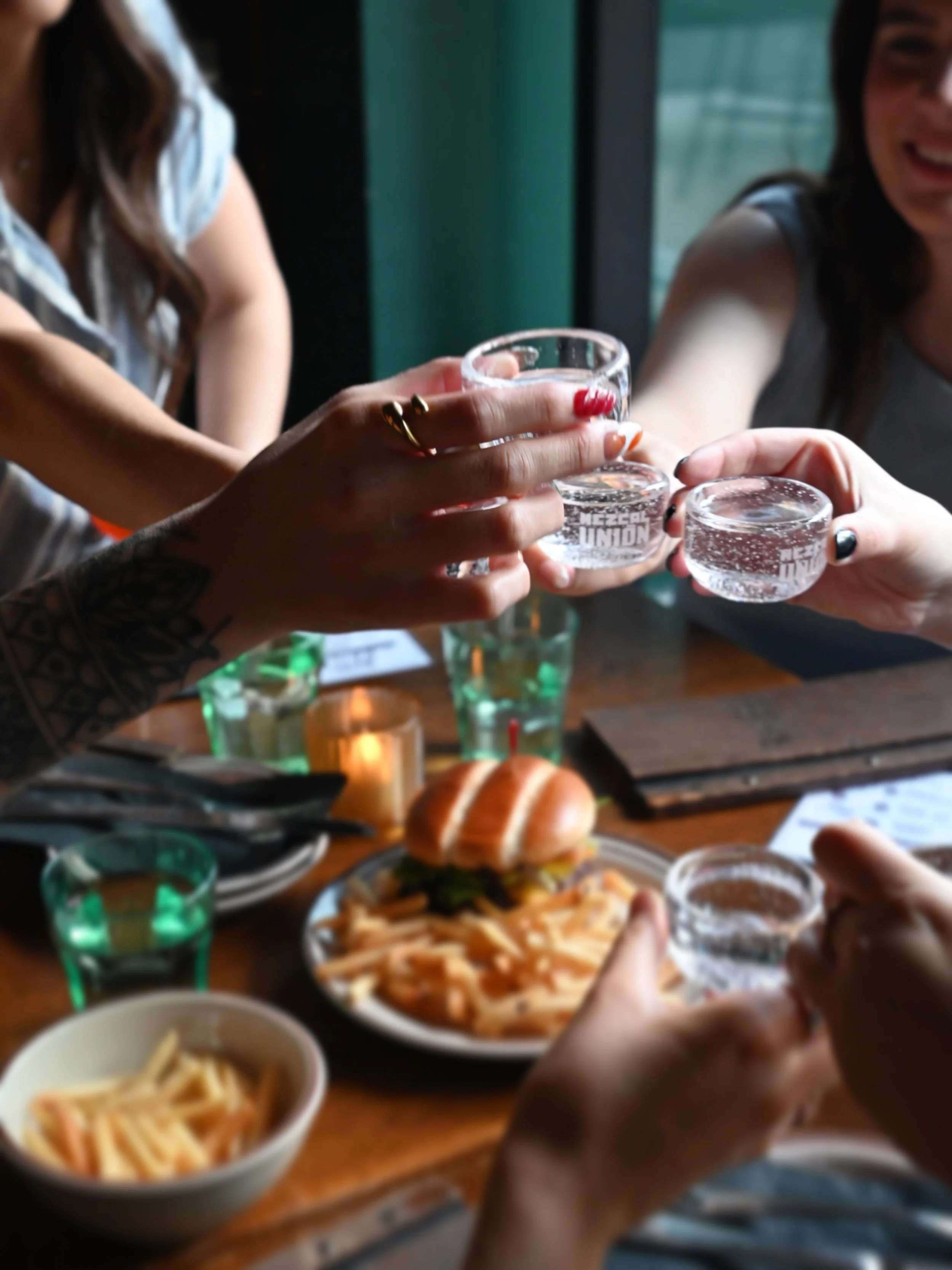 ☀️🌻⛱️
Summer private events are booking now &mdash; grab your date!

Email morgan@goldenyearschicago.com

#chicagococktailbar #cocktails #neighborhoodbar #westtownbar #privateeventspace