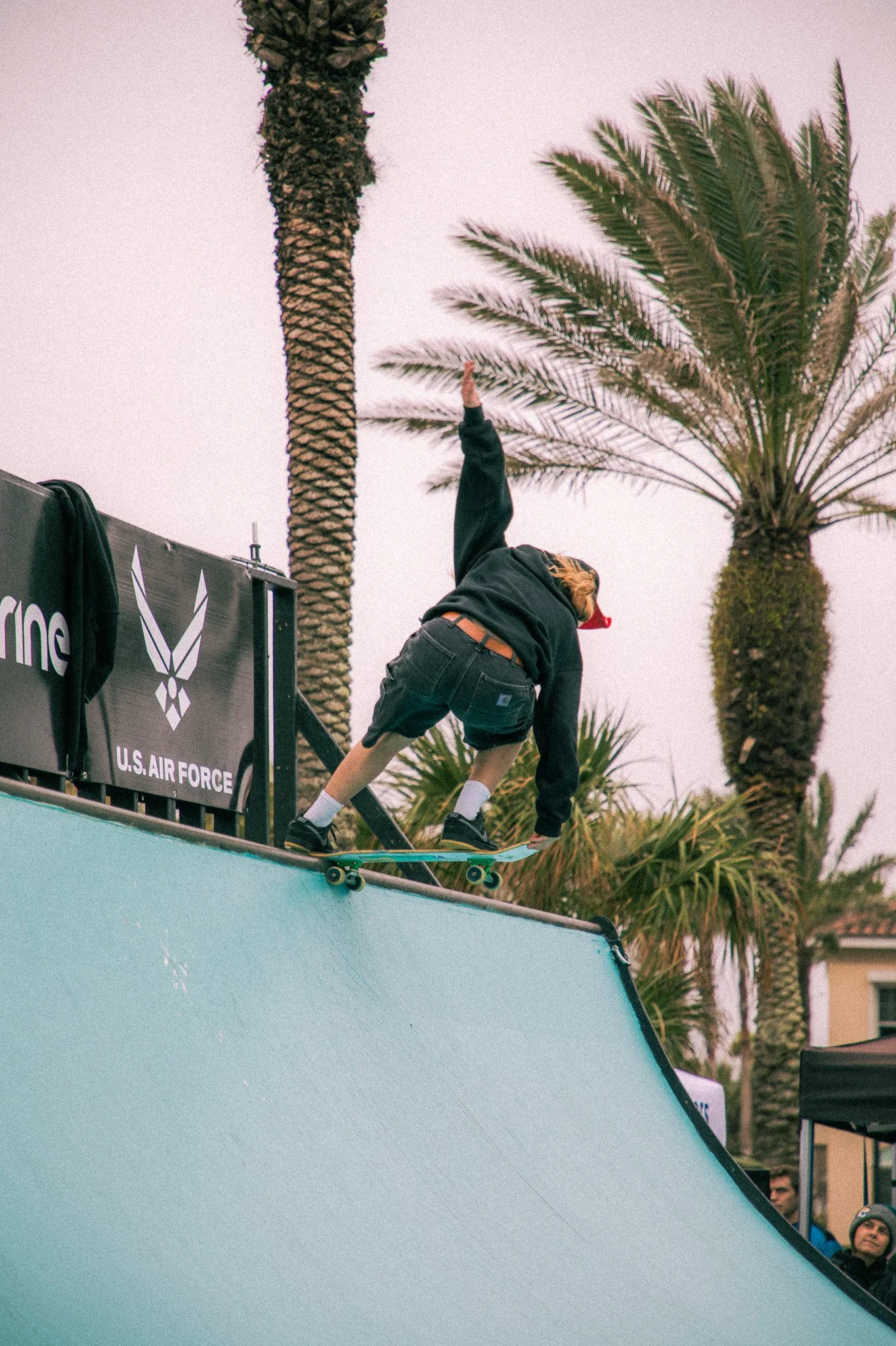 super_girl_skaters_poe-3.jpg
