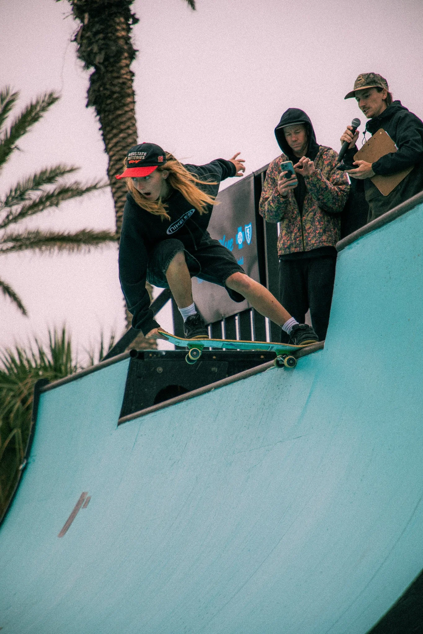 super_girl_skaters_poe-6.jpg