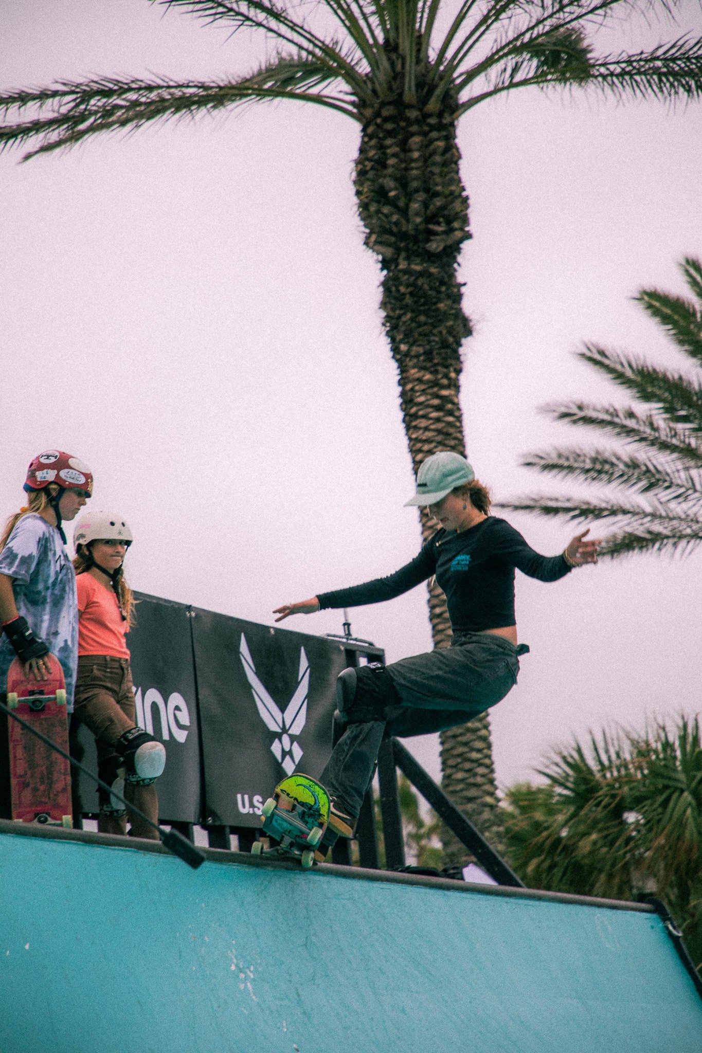 super_girl_skaters_taihlulah-1.jpg