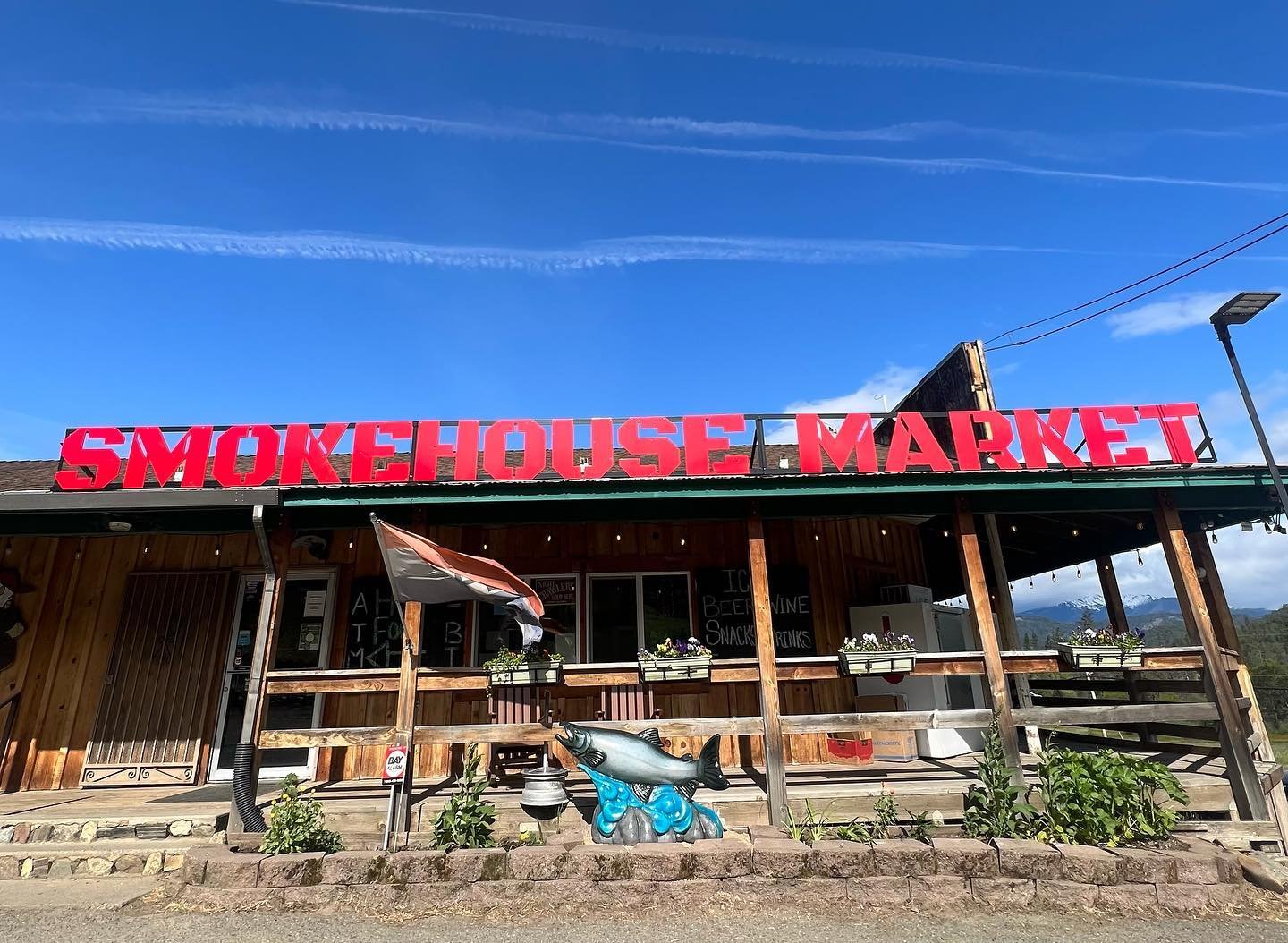 Walked into Smokehouse Market this morning &amp; immediately admired their new Fish art out front! Have you seen it? They are now open Summer hours from 8am- 9pm!