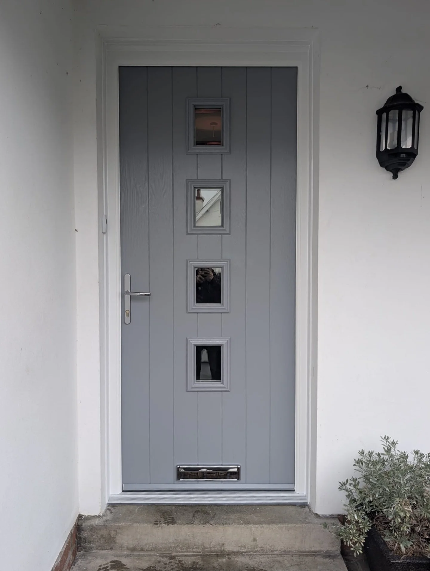 Another successful door upgrade! Quality materials, professional installation, and a seamless transformation. 🚪✨

📞 Call: 07878 090434 | 01495 825934
📧 Email: info@essentialglazingproducts.co.uk
🌍 Website : www.essentialglazingproducts.co.uk

Or 