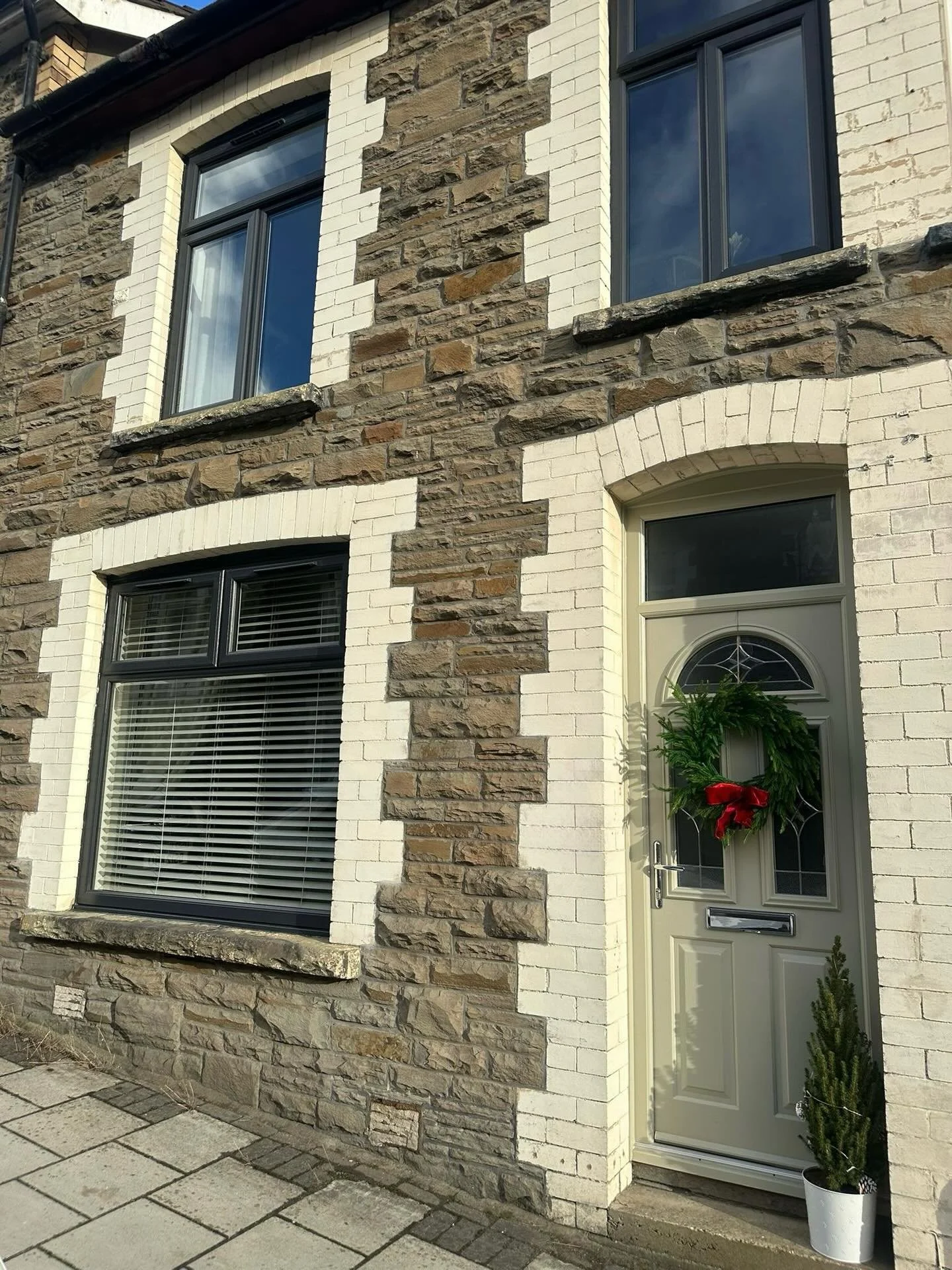 Transforming homes one window at a time!🪟

Check out our recent installation of sleek new anthracite grey A-Rated UPVC windows and stylish Pebble Grey composite door, bringing modern elegance to this South Wales property. 🏡✨

A-Rated UPVC windows &