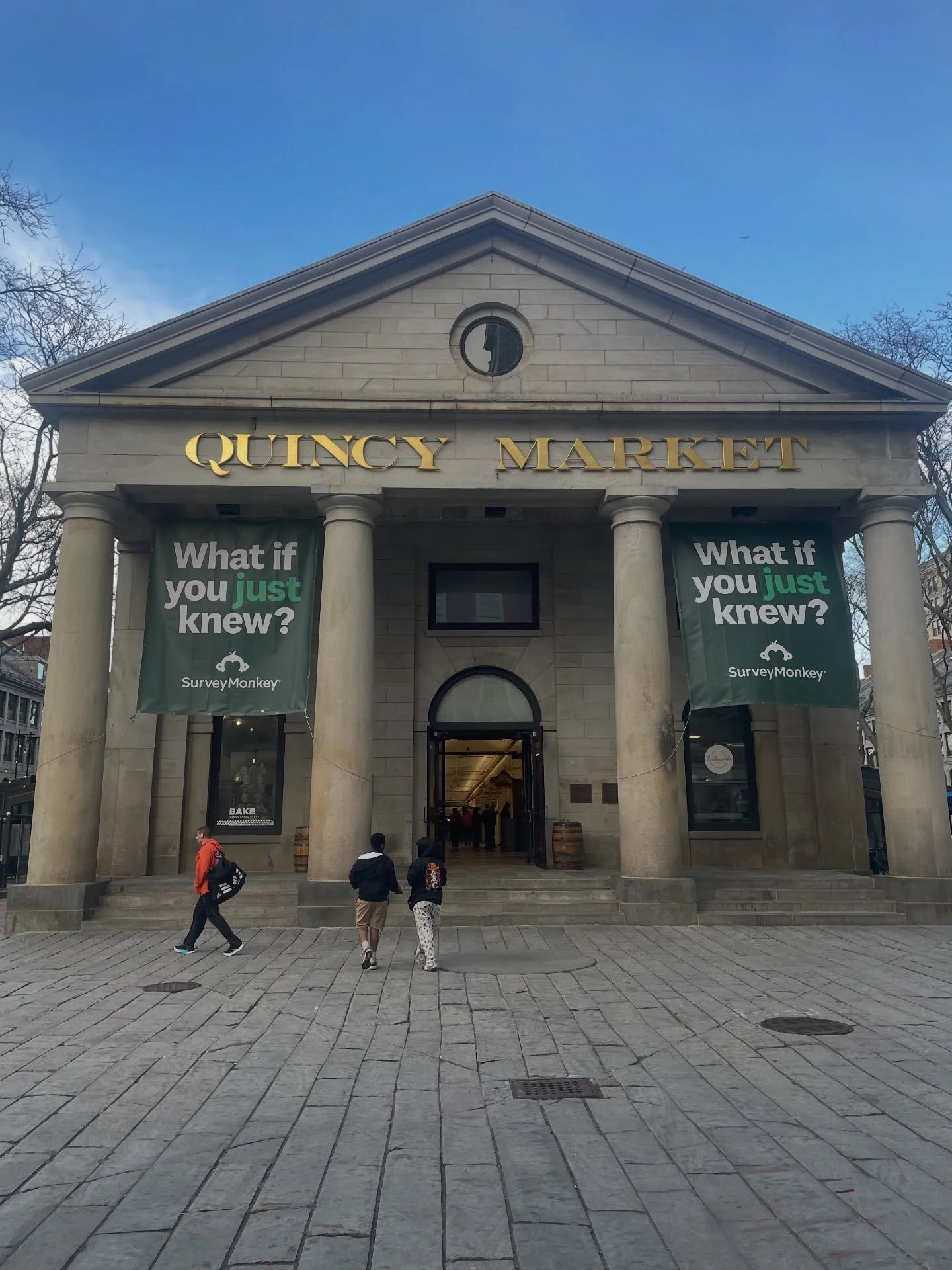 Yum Yum

#QuincyMarket #Boston