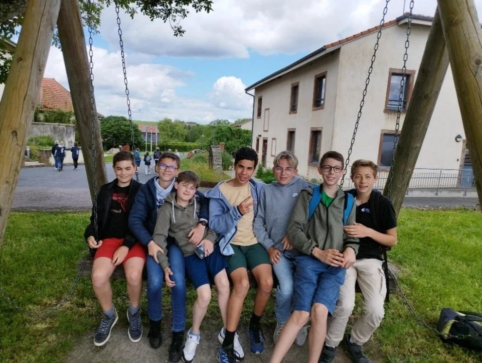 Pause méridienne au bord de l’étang de Lindre.jpg