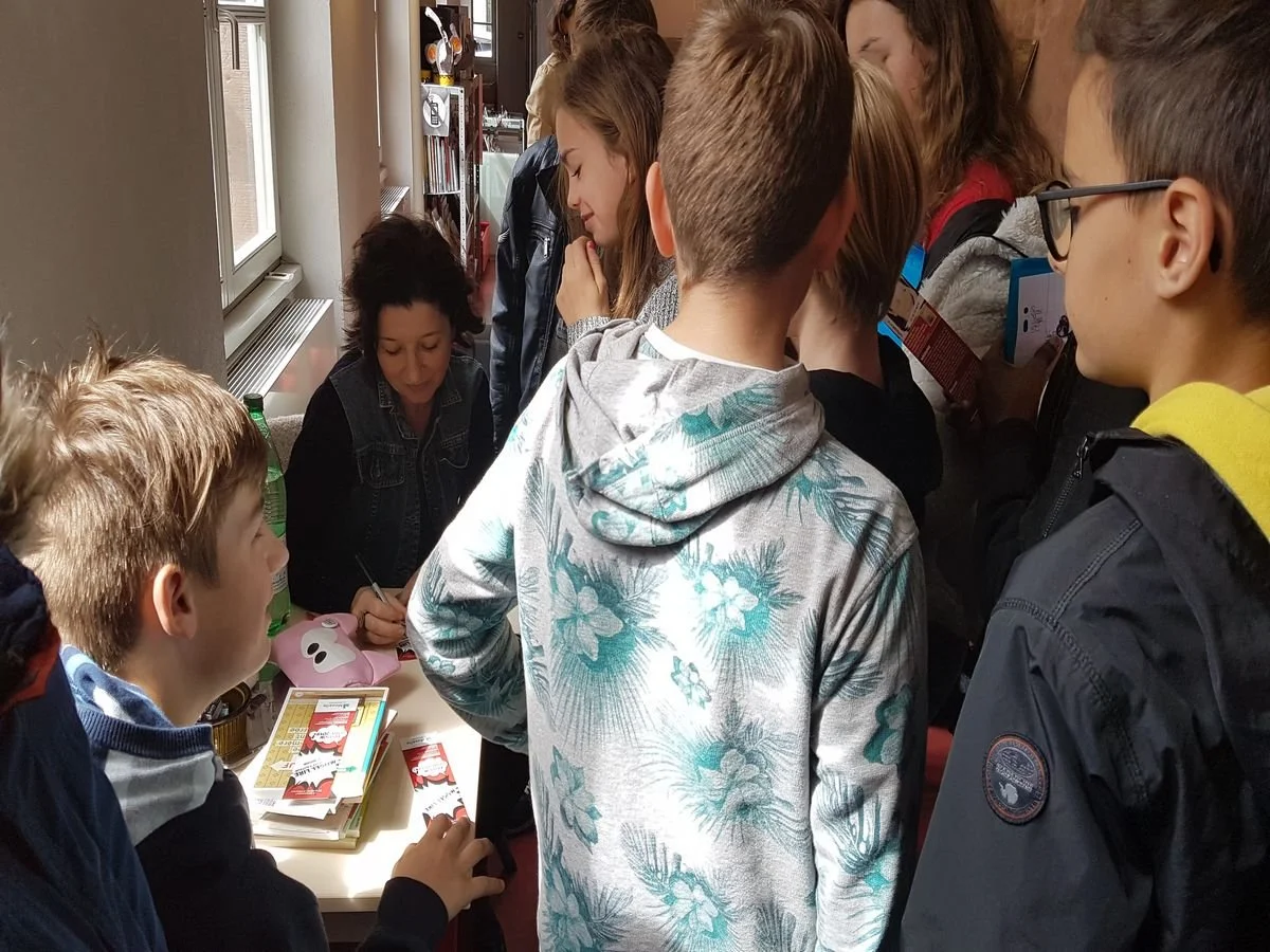 Rencontre littéraire entre les élèves de Saint Antoine et l’écrivain Cécile Chartres