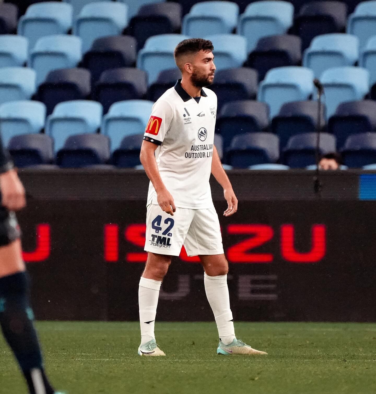 Congratulations @austin.ayoubi Your A-League debut is living proof that hard work and dedication can turn dreams into reality✨

#edgesox #adelaideunited #gripsocks #football #soccer 📸 @courtneypedlar_