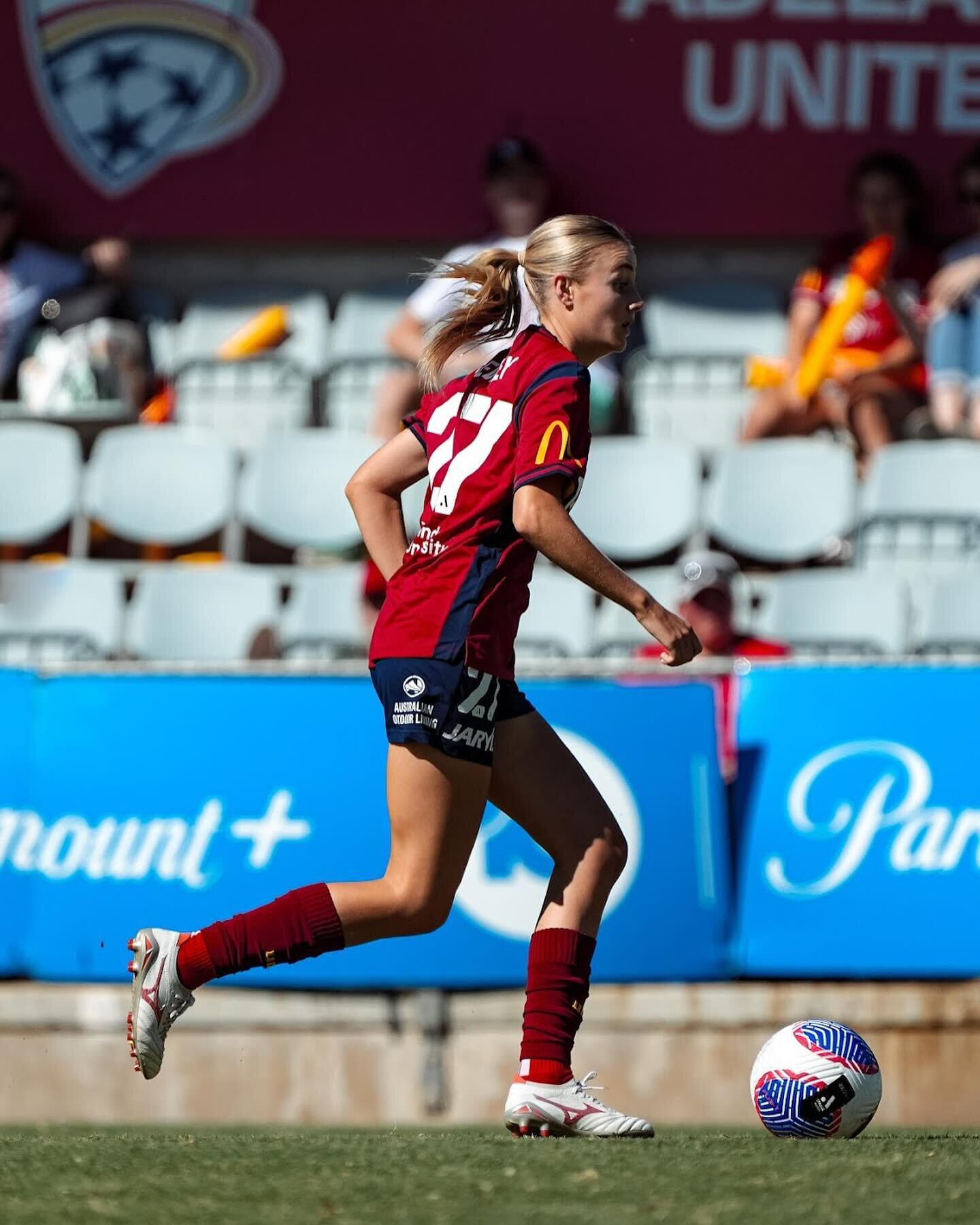 Congratulations @sian.dewey on your A-League debut. Wishing you all the best as you continue to chase your dreams✨

#edgesox #adelaideunited #aleaguedebut #gripsocks 📸 @courtneypedlar_