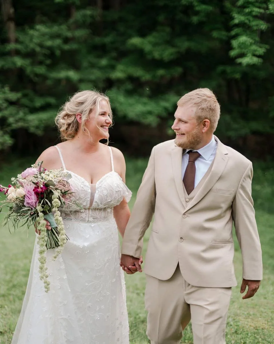 This summer has already been filled with so many weddings and I’ve been slacking on posting any pictures. 
A family dear to my heart celebrated the final daughter’s wedding with an elegant and intimate ceremony. 
Congrats Alli and Preston