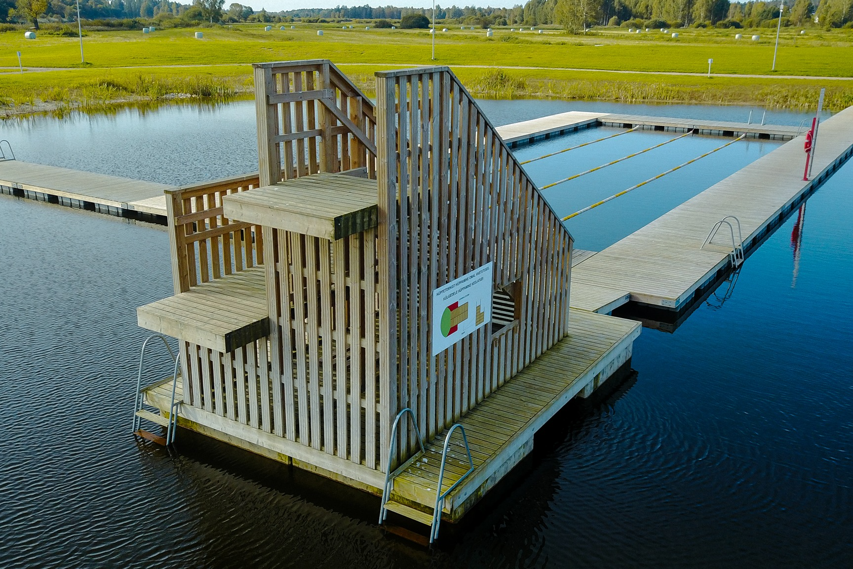 Jumping tower (Concrete Floats L) and swimming pool (Plastic Floats 220L).
