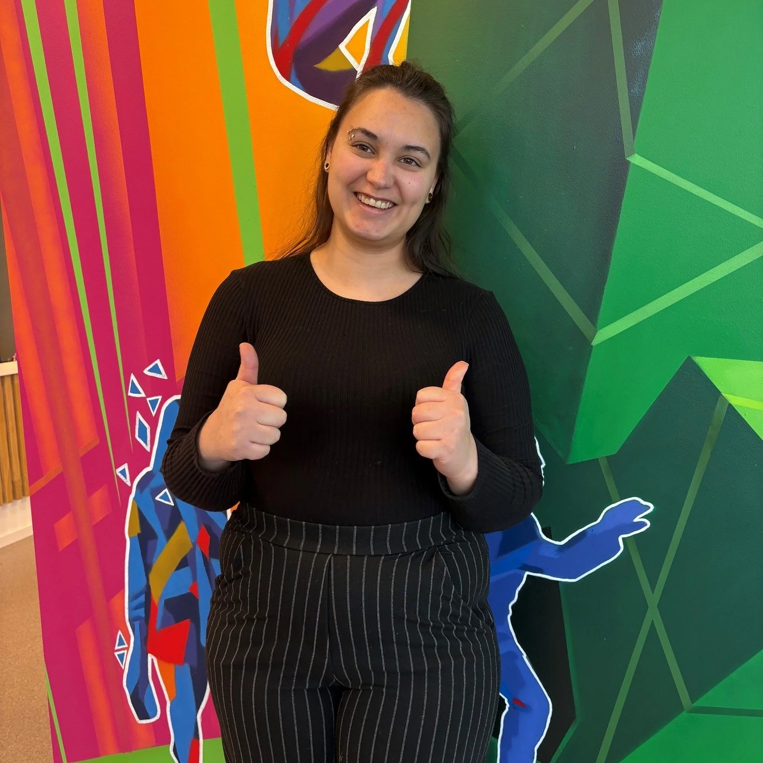 🎉Gratulerer med jobb Alicia!!
Jubelen sto i taket p&aring; huset, da du forrige uke kunne fortelle at du hadde f&aring;tt jobb som gamingvert p&aring; Ringerike Bibliotek. Det har v&aelig;rt fint &aring; f&oslash;lge og heie p&aring; deg i den spenn