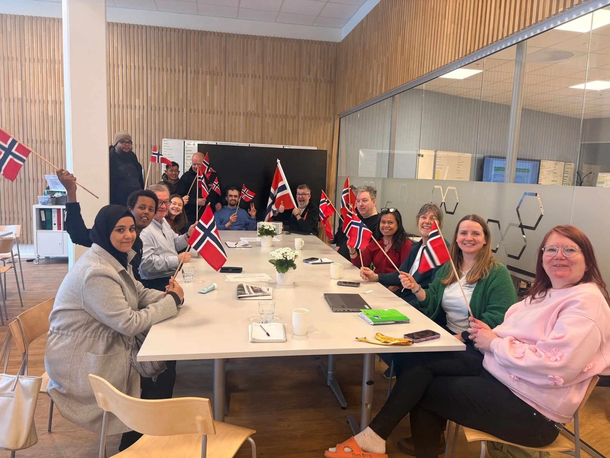 ‼️🤩🇳🇴 I dag roper vi et stort hipp hurra og tusen takk!! 

I flere m&aring;neder har Fontenehuset Drammen, @fontenehusetkongsberg og vi her p&aring; H&oslash;nefoss jobbet med et felles prosjekt rettet mot studenter og elever i videreg&aring;ende 