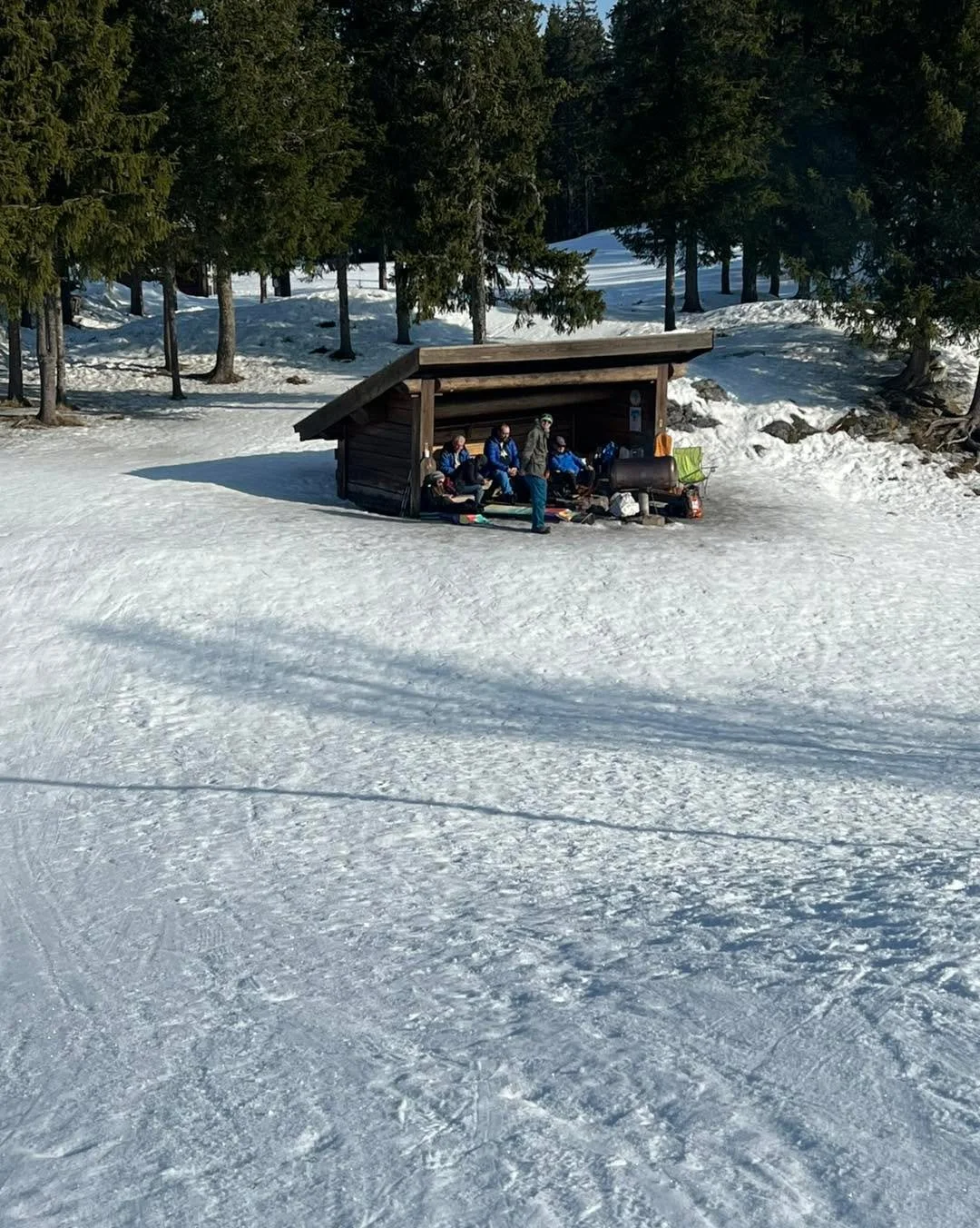 Nydelig dag p&aring; Ringkollen p&aring; fredag ☀️
Heldige vi er som har dette s&aring; n&aelig;rme 😍

#FontenehusVirker #fontenehuseth&oslash;nefoss #bedrepsykiskhelse #vinteraktivitetsdag