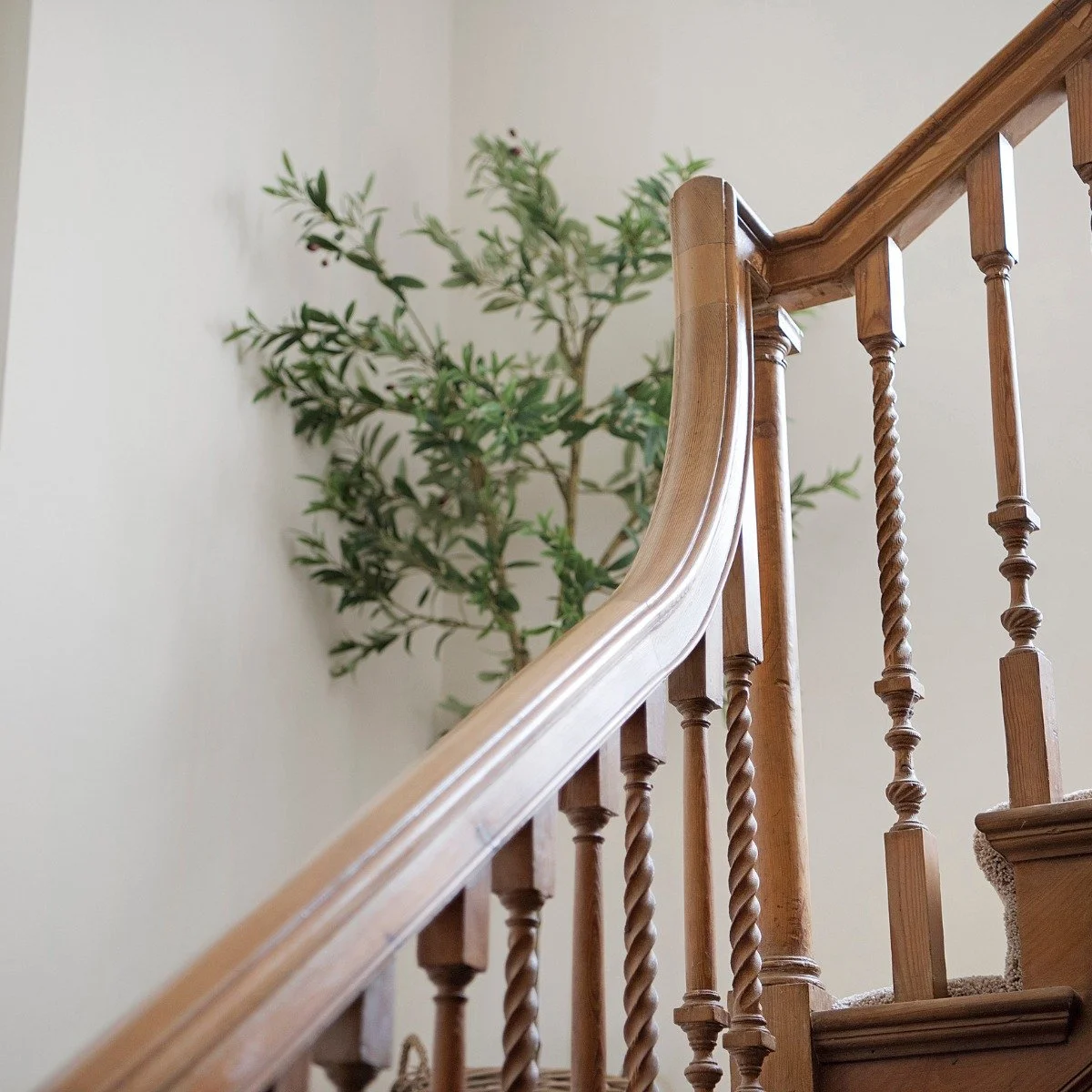 I didn&rsquo;t pay any attention to this staircase until this property was staged. 

The first time I set foot inside this house I was slightly overwhelmed by the to do list I was writing in my head! 

I expect that potential buyers felt the same.

O
