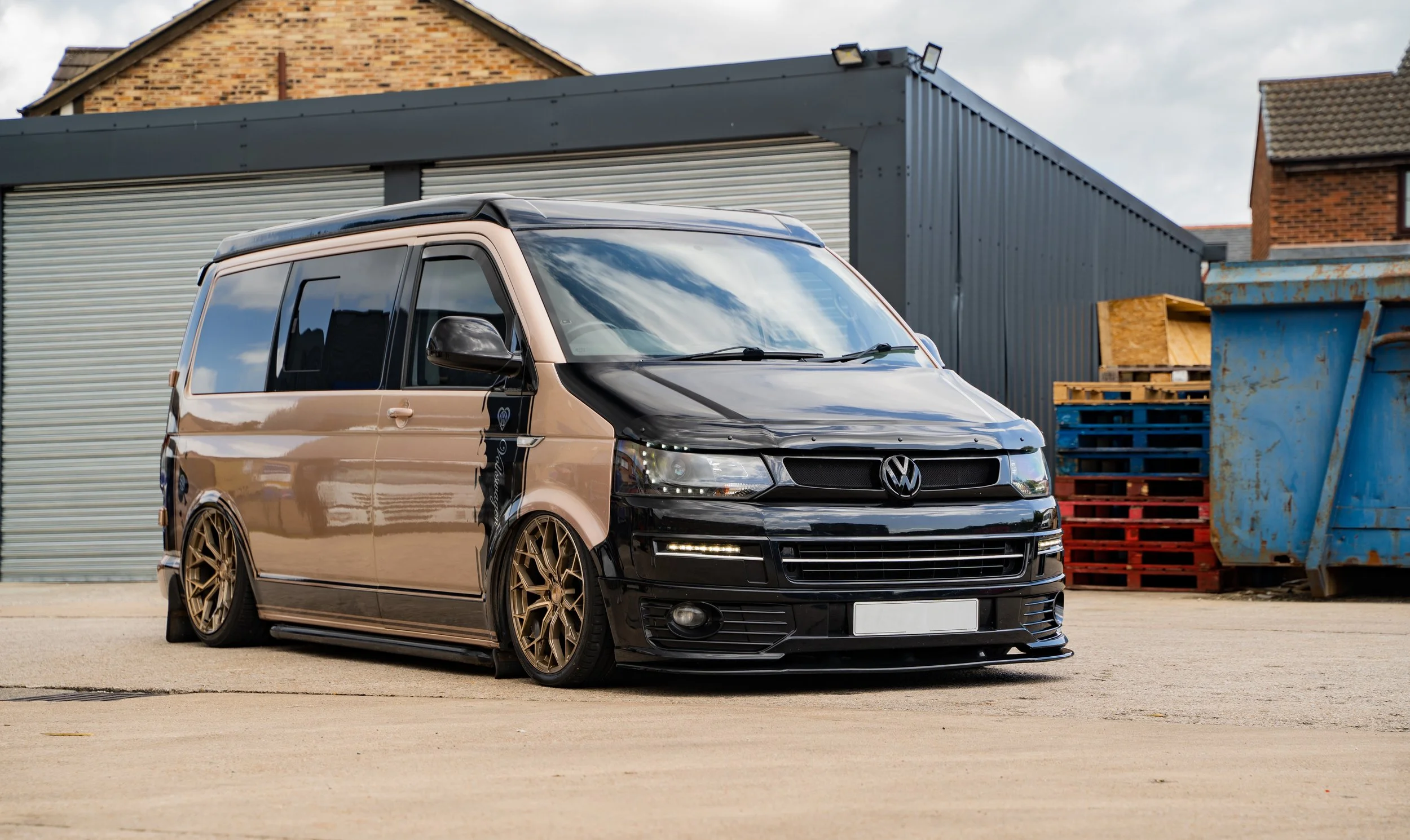 Volkswagen Transporter T5 Riviera RF5 1.jpg