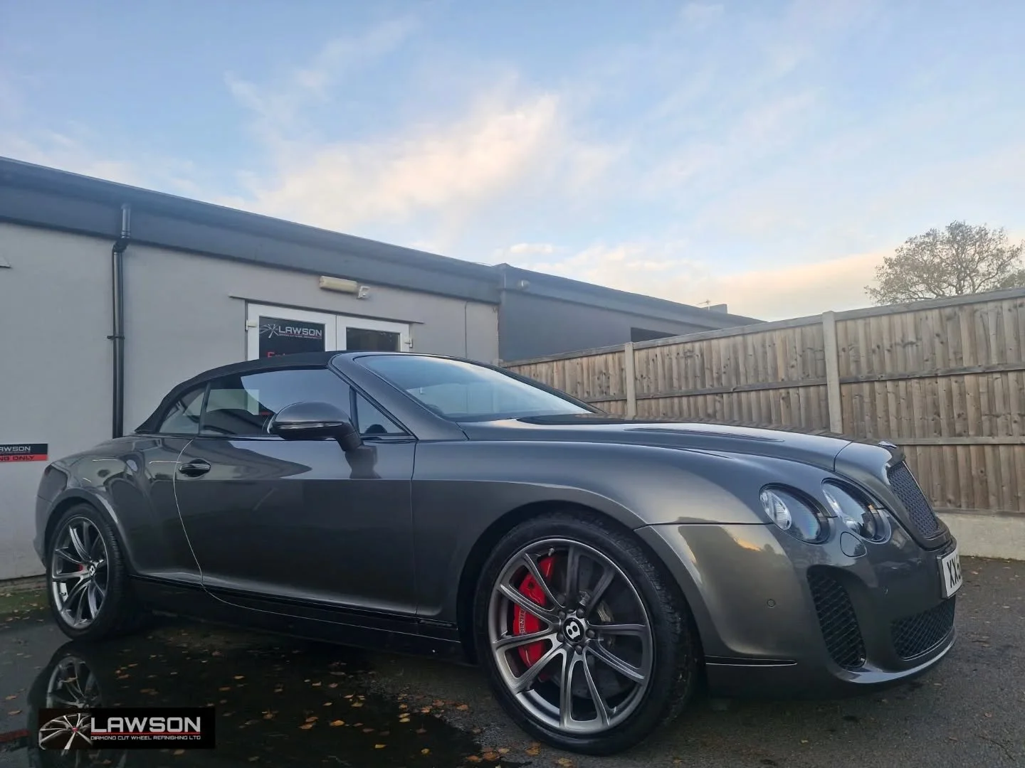 Full Valet and hand polish ✔️
2 wheel scuffs repaired and refinished ✔️
Thanks again for your custom Malcolm Prentice 👍 
#Bentley 

For all your Alloy Wheel Repair, New Wheel Sales and Valeting requirements ..
Contact us with the details below 👍

W