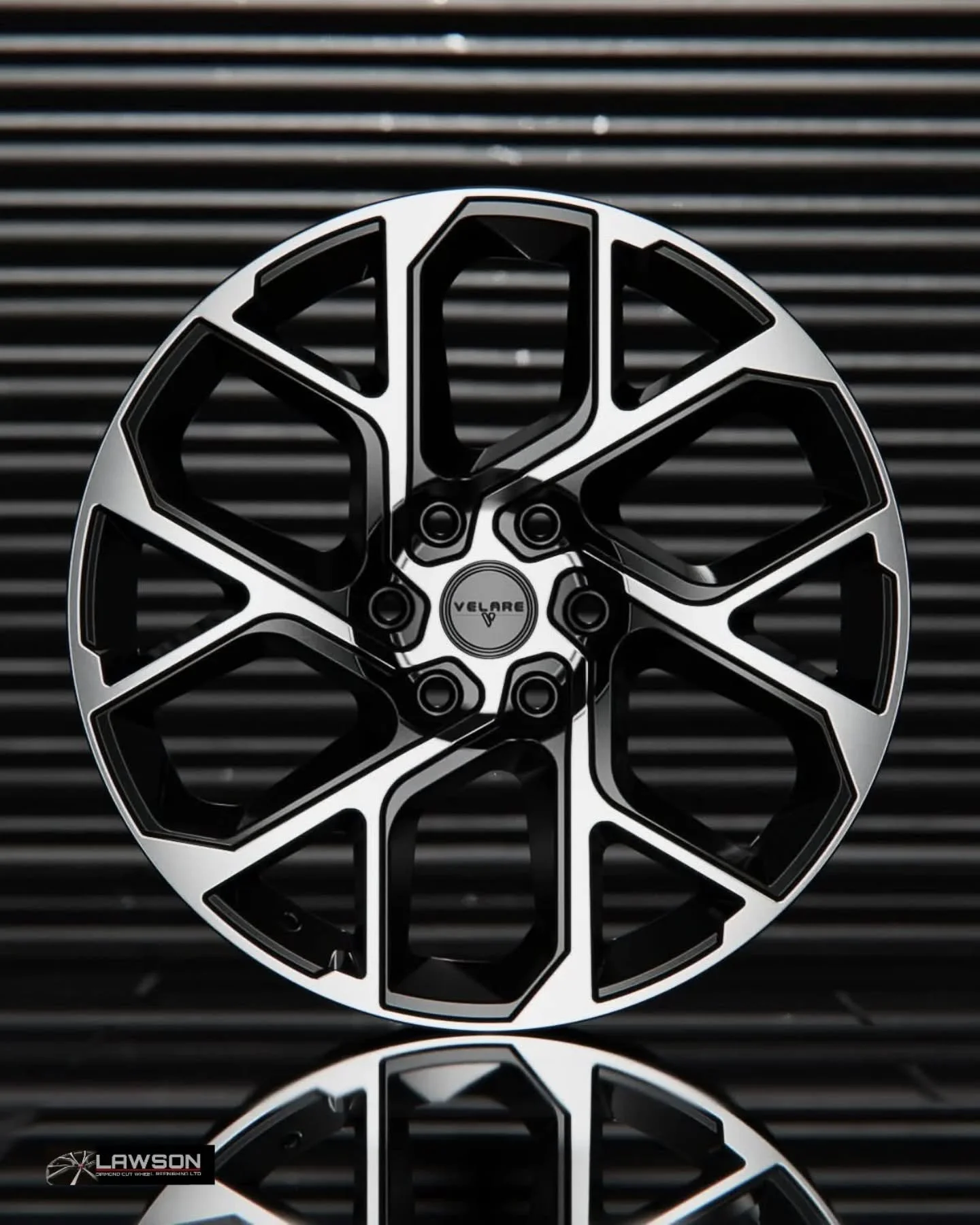 The Velare VLR-6S is Velare's stunning 6-Stud Commercial alloy wheel, finished in Diamond Black with Machined Face it's the perfect wheel setup for the New Ford Transit Custom and VW Transporter T7, with a load rating of 1250kg and available in an 18