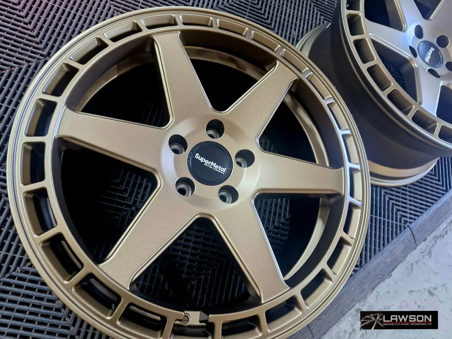 #NewWheelDay for this #vwtransporter now rolling on a set of brand new #Supermetal Bronze 20" Alloy Wheels 🛞👌

For any information on new Alloy wheels and tyre packages 

Call Cameron on
01283 392009 
WhatsApp 07932 899461 
Email Info@lawsonwh