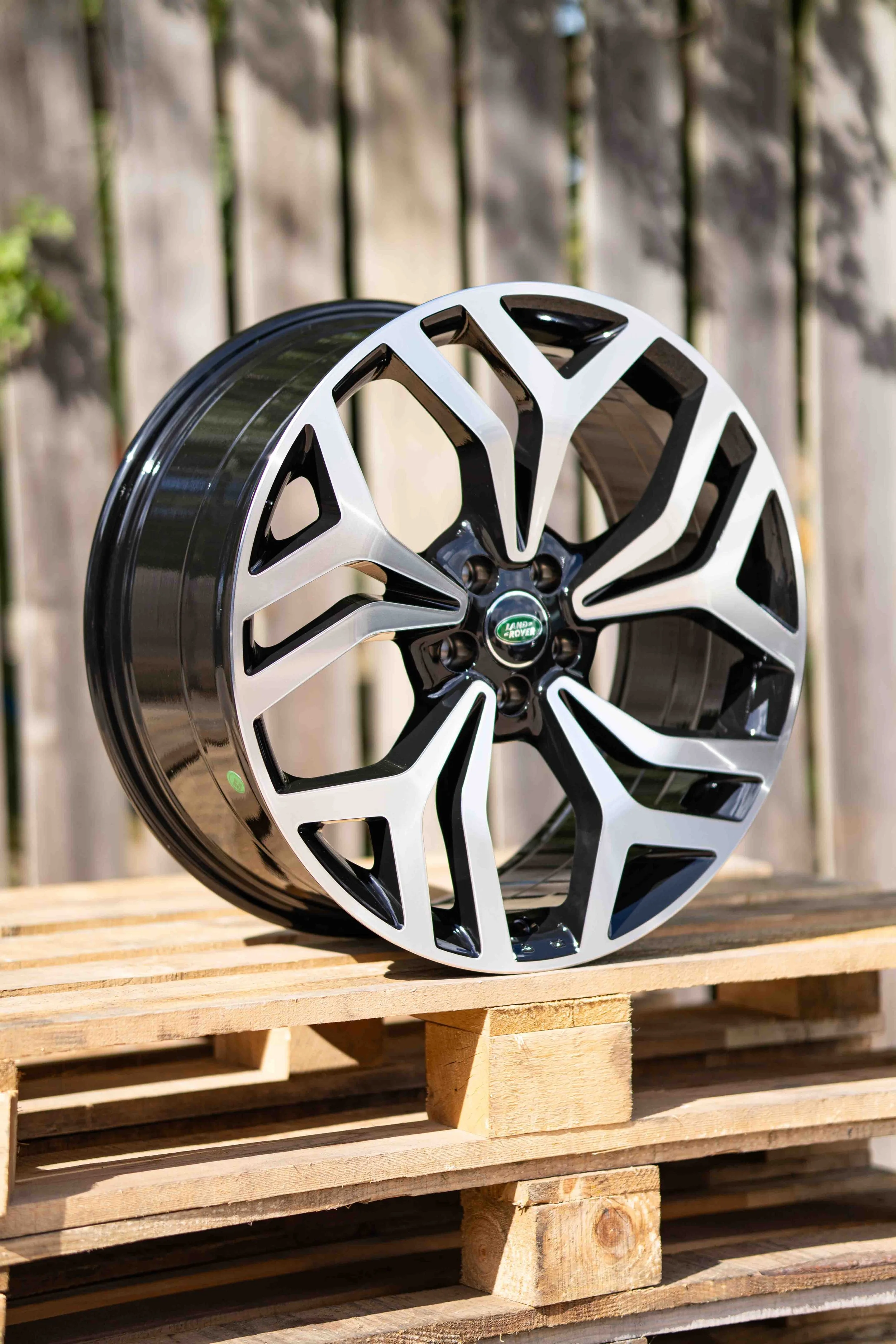 Range Rover Velar / Evoque style wheels