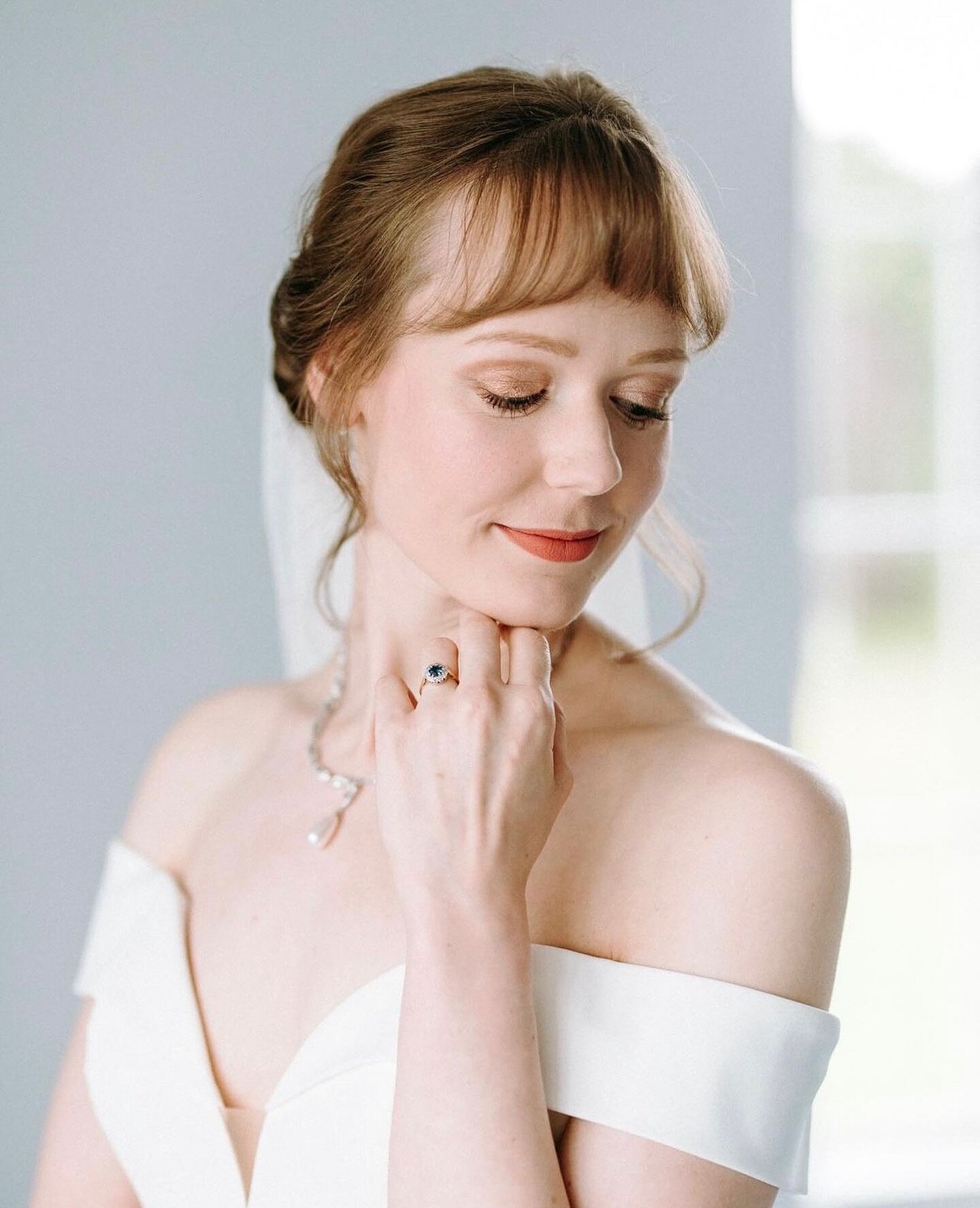 Suzanne✨ 
&bull;
it was really important to our real bride Suzanne during her trial that her fringe was styled how she normally wears it! 
So that&rsquo;s what we did! And doesn&rsquo;t she look gorgeous!! 🤍✨
&bull;
We believe that as a bride you wa