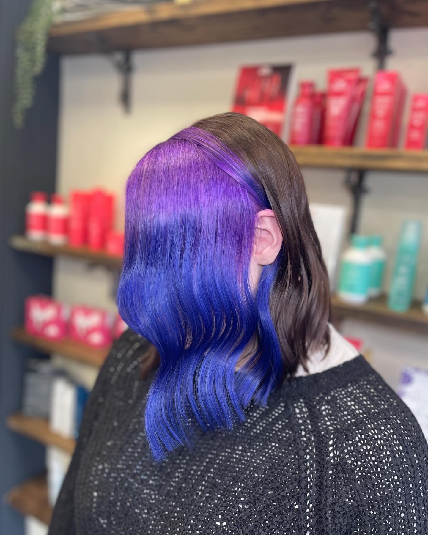 Glossy colour melt 👌🏻 
Marie killed it with this panel of colour burst! 💜💙💜💙💜
.
.
.
#purplehair #bluehair #colourmelt #salon #surrey #easthorsley #💜💙