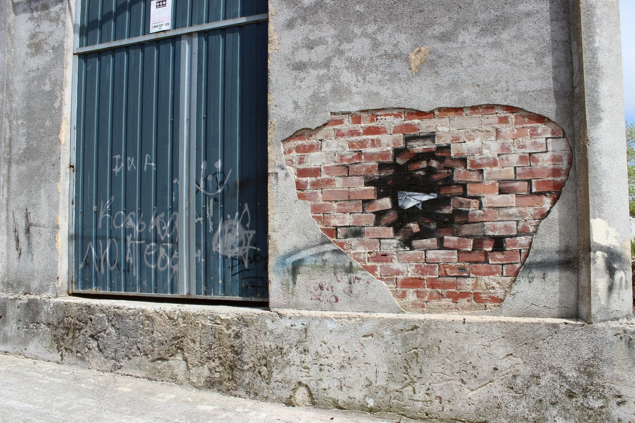 This week, let&rsquo;s rediscover some old but gold pieces of street art, starting from &ldquo;Crash&rdquo; (2014). Even in a work as early as this, Pejac shows his ability to master perspective and trompe l&rsquo;oeil. 

Did you remember it?

&copy;