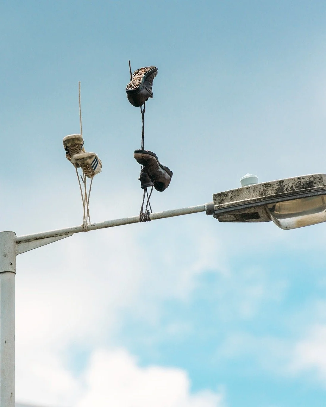 Lets talk about one of the most emblematic and recognizable artworks from Pejac, &ldquo;Downside Up&rdquo; where he works with trompe-l&rsquo;&oelig;il. Pejac plays with elements as if gravity has been reversed, creating a conceptual intervention tha