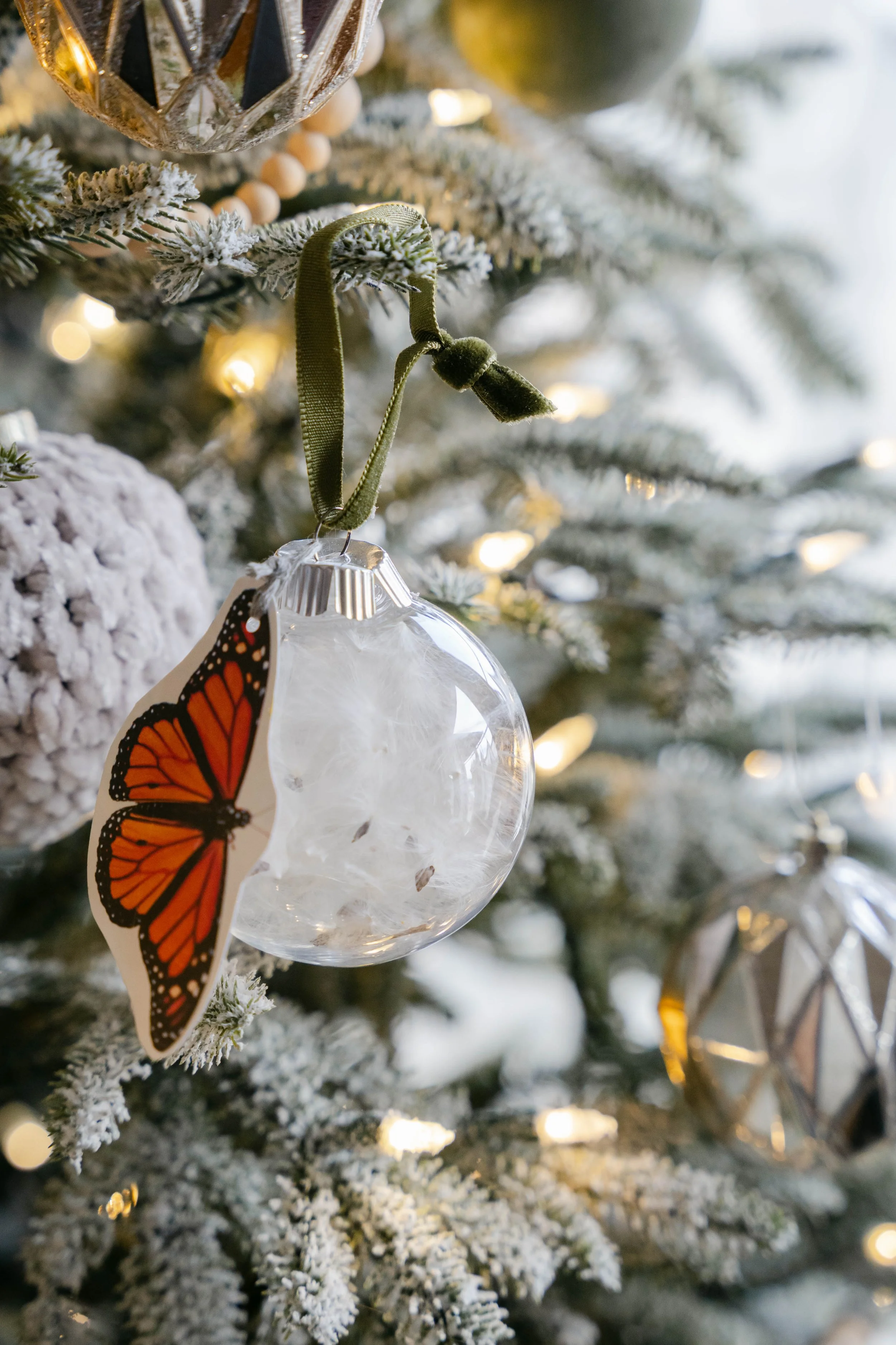 Botanical Ornaments | Butterfly Host Series | Milkweed for Monarchs