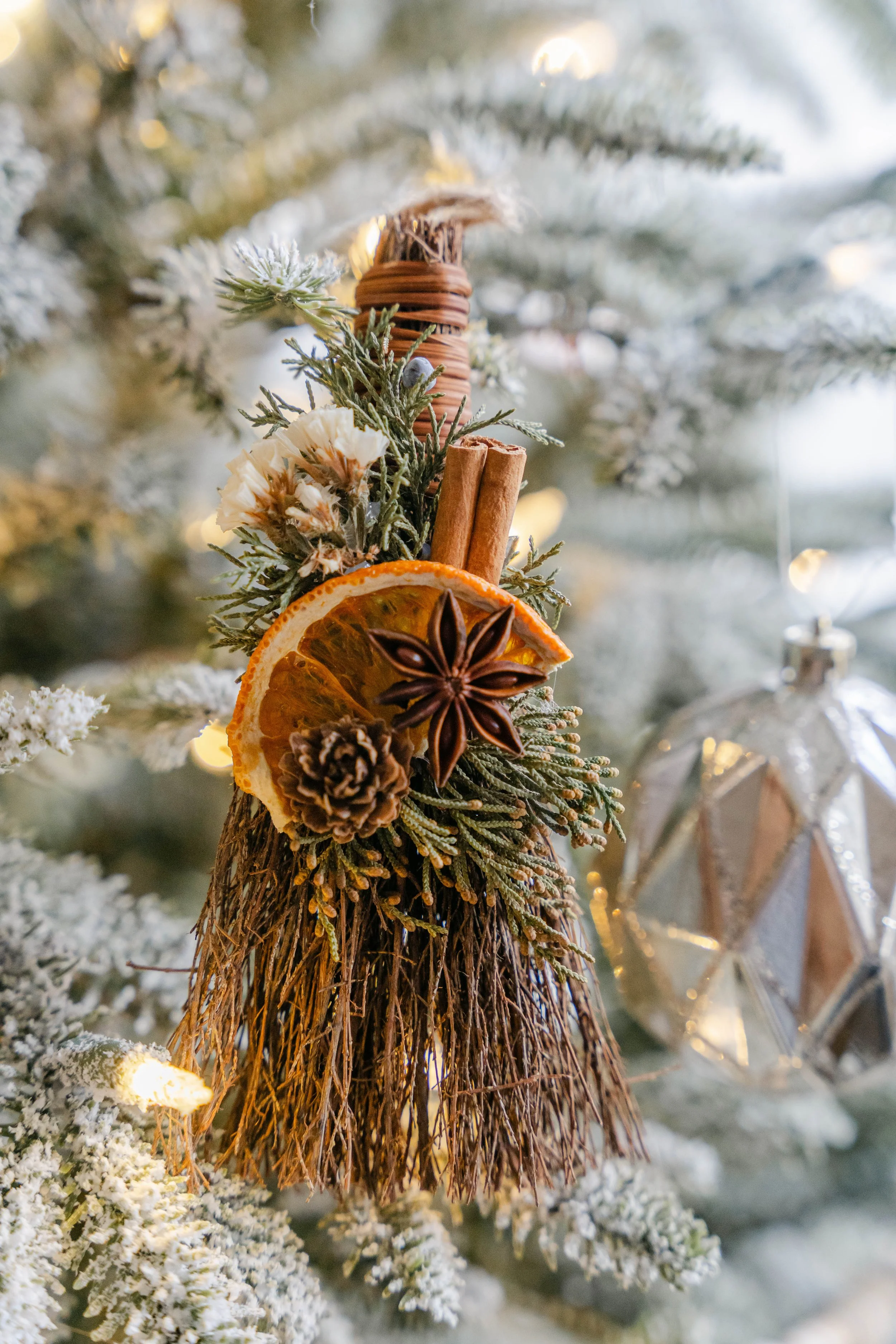 cinnamon-broom-diffuser-dried-flowers-botanical-oklahoma-city-gift.jpg