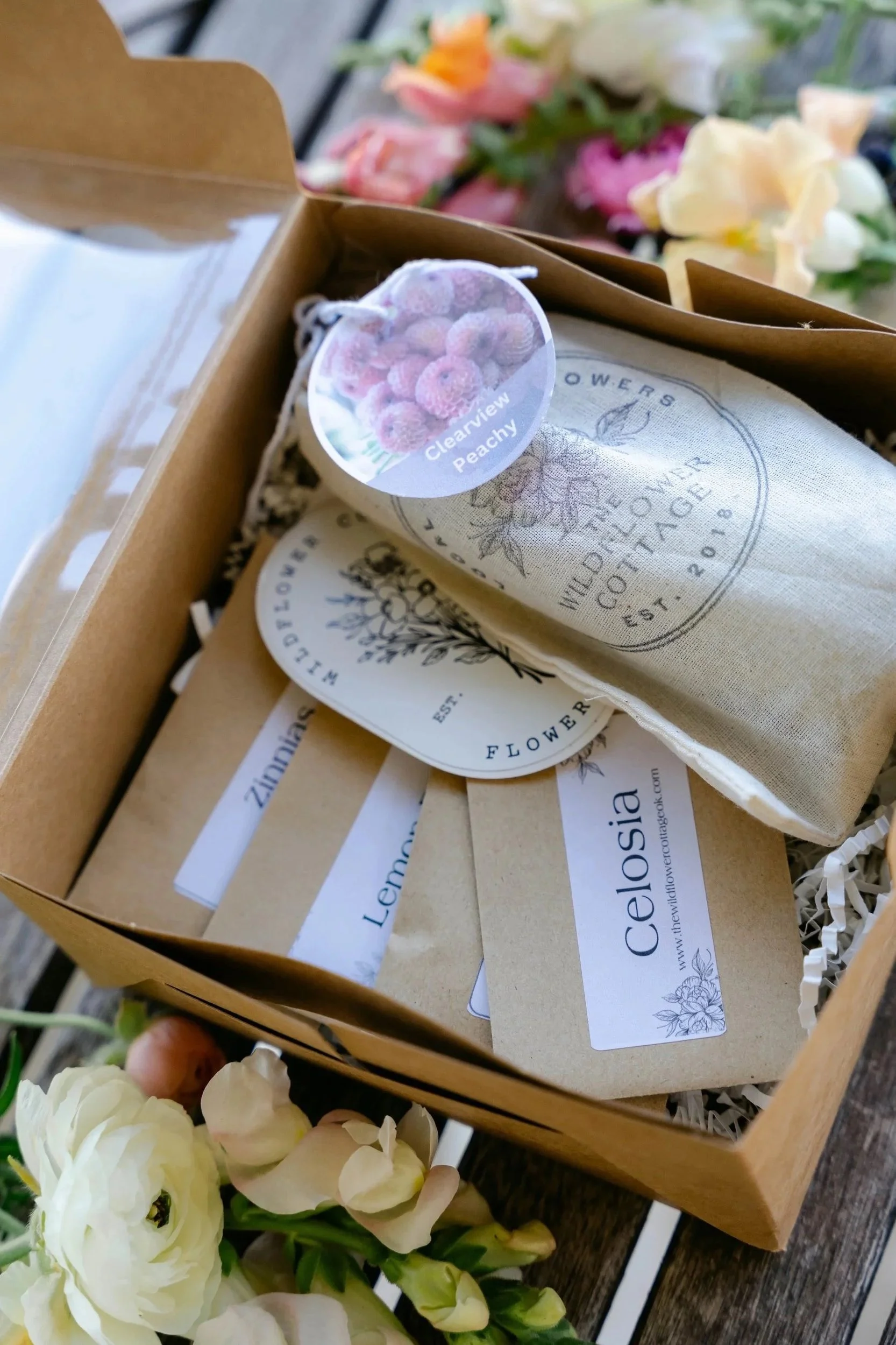 Classic_Bouquet_in_a_Box.jpg (Copy)