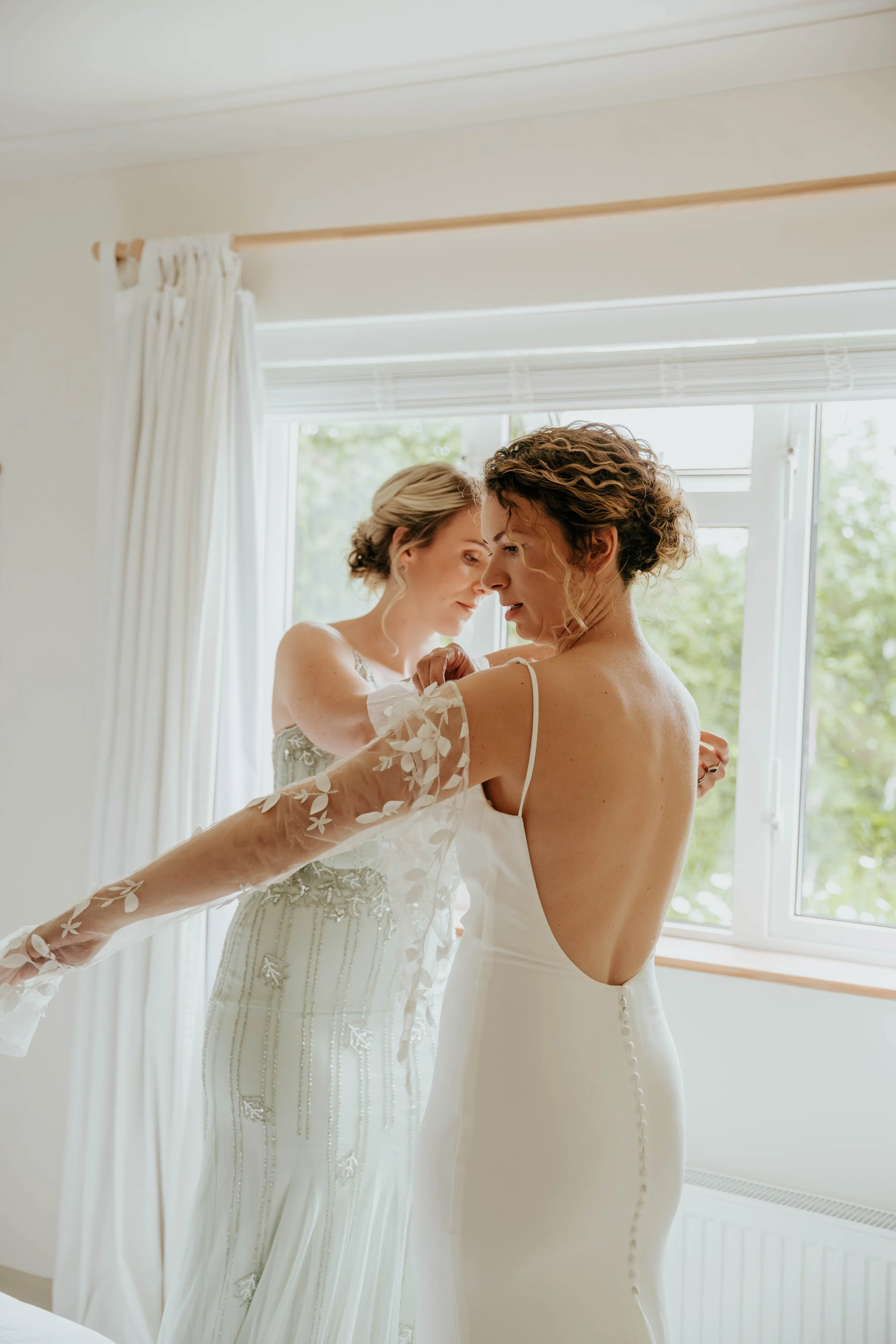 Jesse&Naomi_GettingReady-76.jpg