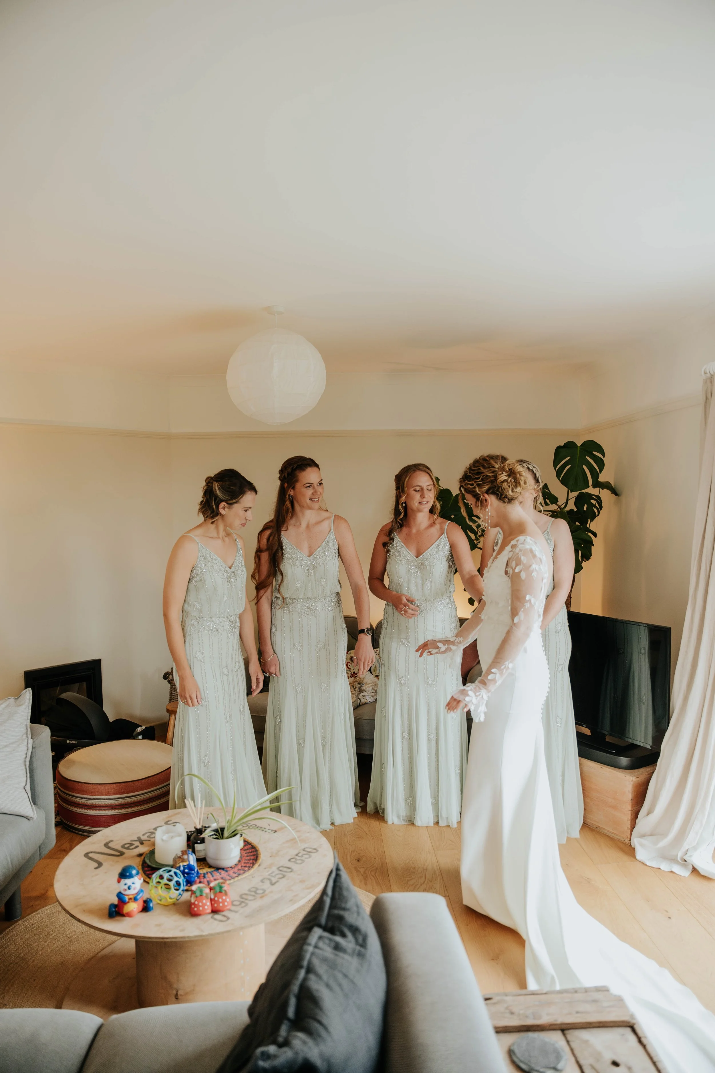 Jesse&Naomi_GettingReady-106.jpg