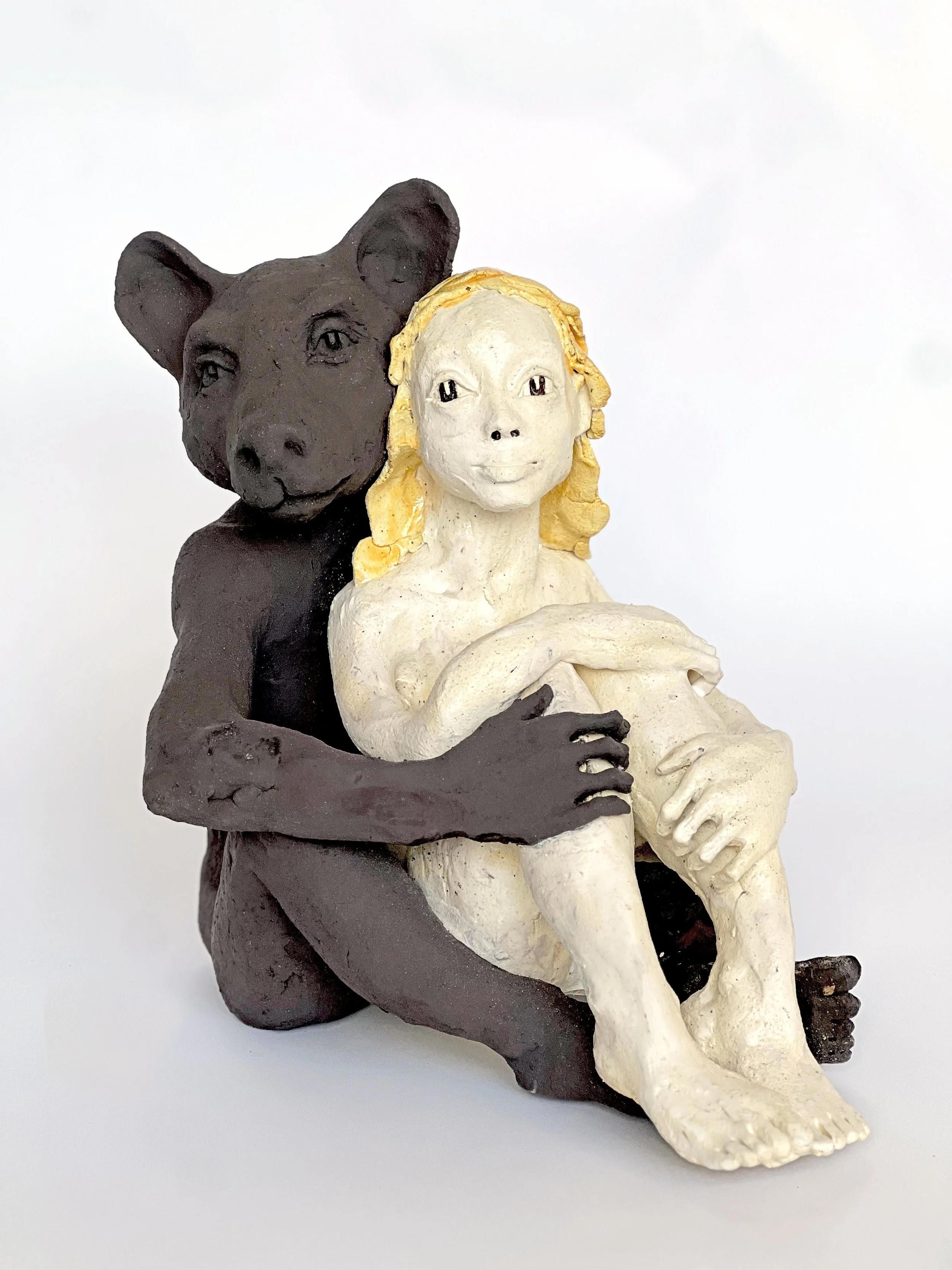 La jeune femme et l’ours2. 35hX30pX33l.jpg