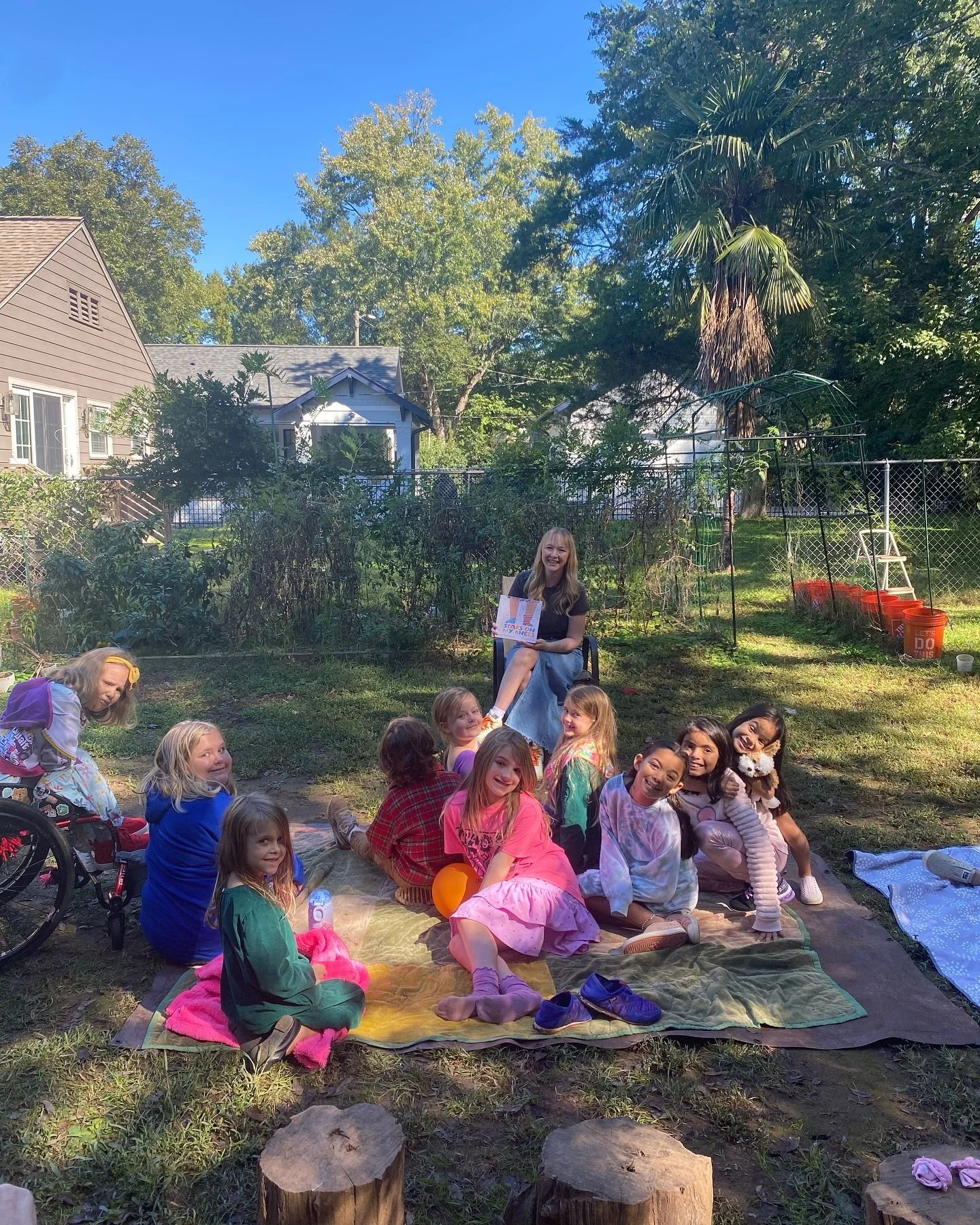 ⭐️ Such a special time at @findyourwayhomeschool yesterday! Thanks to everyone who came out - it was an honor to meet you and your amazing, brave, and empathetic kiddos. &hearts;️