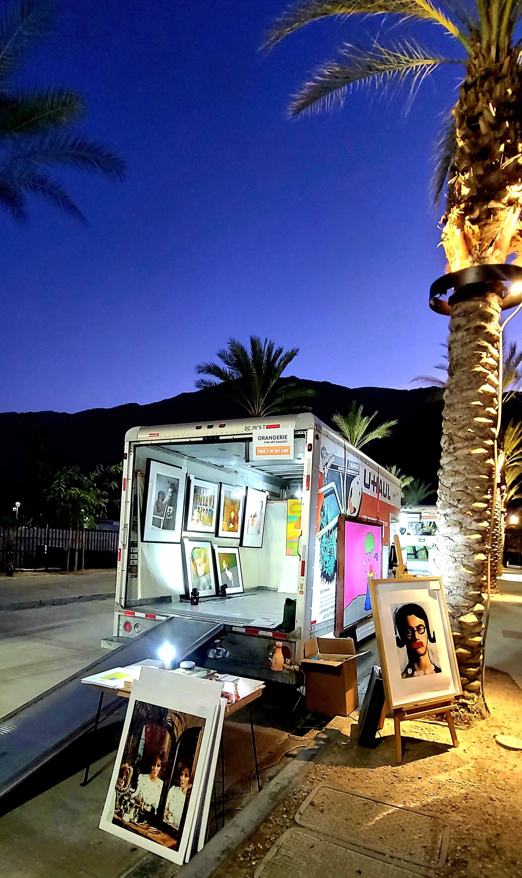TheLoftsArtDistrict-PalmSprings-California-ORANGERIE-Fine-Art-Gallery-4.jpg