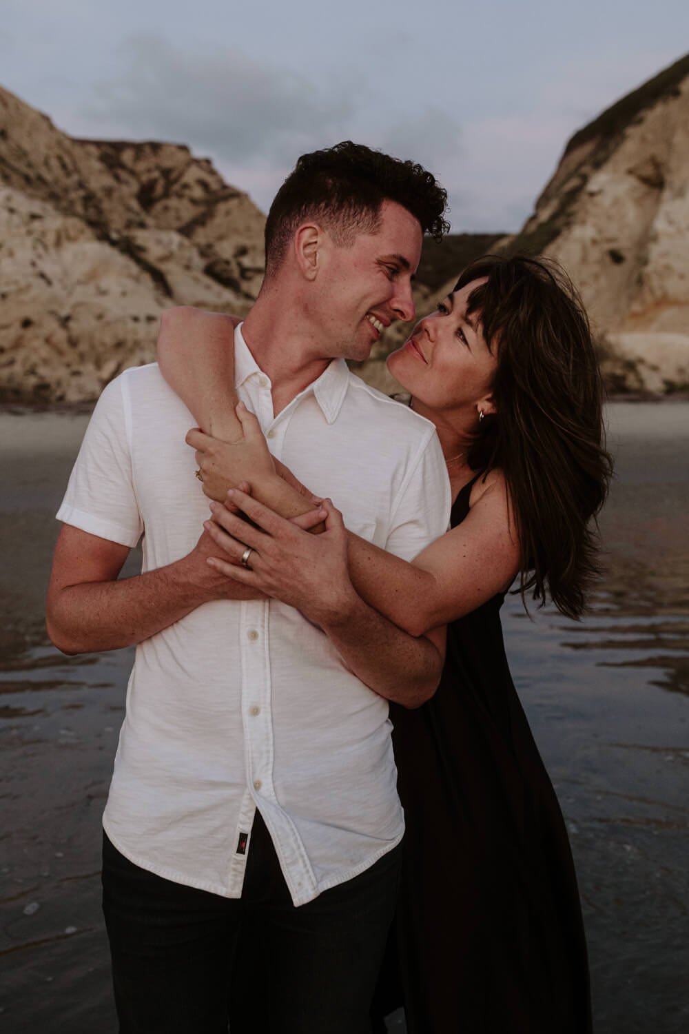 Idyllic-couples-shoot-blacks-beach-SoCal