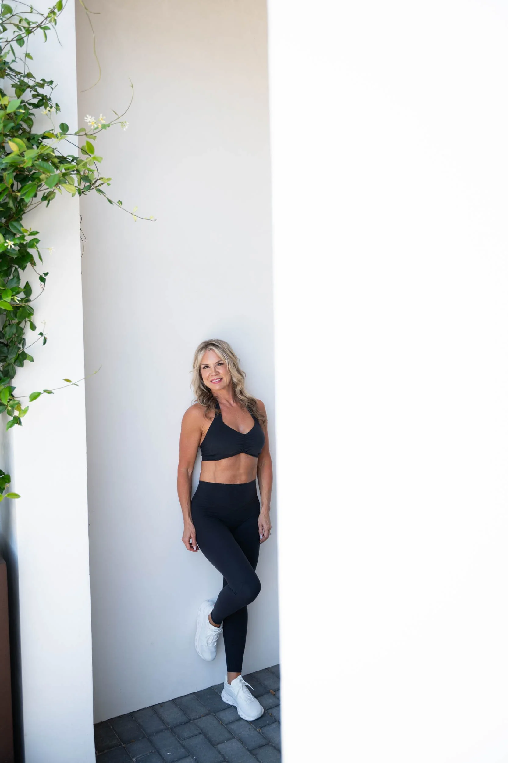 Seana Phelps Midlife Nutrition Coach Janel Gion Photography Studio Lifestyle Brand 30-A Florida Brand Photography Shoot Lifting weights