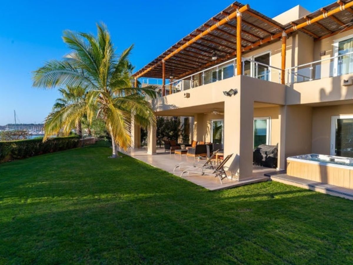 Luxury Living in La Paz Spotlight on HighEnd Properties — Atardecer Inmobiliaria La Paz Real