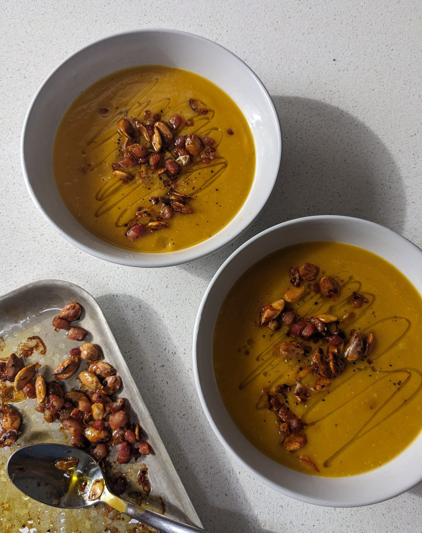 Week of the 16/10 and it feels like the seasons have really shifted:

- Crown Prince pumpkin (a huge glut grown by my mother) ginger and miso soup. Topped with smoked pancetta lardons and toasted pumpkin seeds.

-&nbsp;Maccerating blackberries ❤️

- 