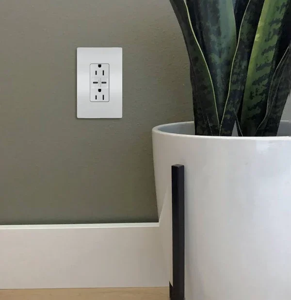 Dallas QUADM - Electrical Power Strip/Outlet