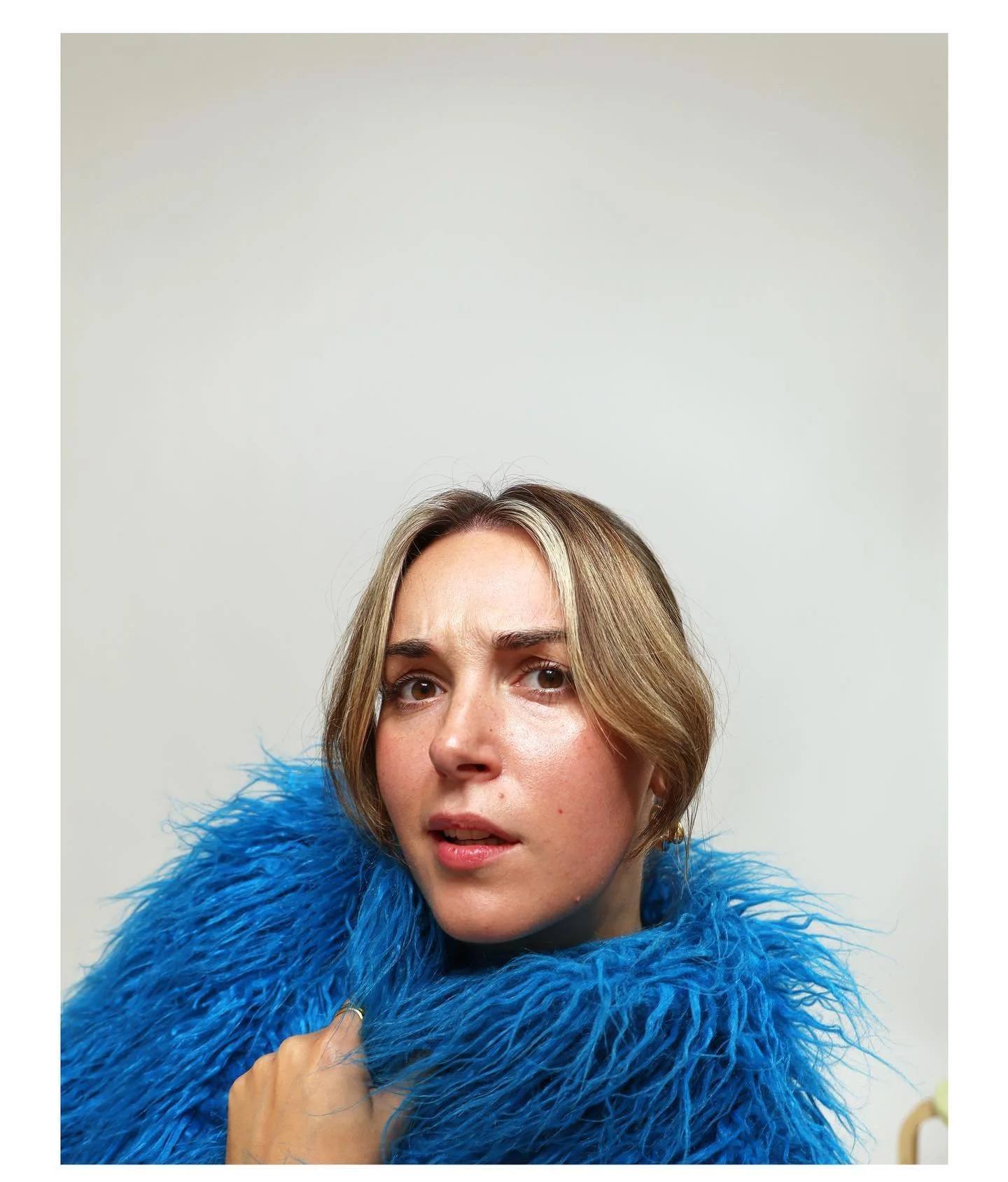 Me: I need serious headshots for serious business 

Also me:

(@candidstudios_  u r the 🐝🦵)