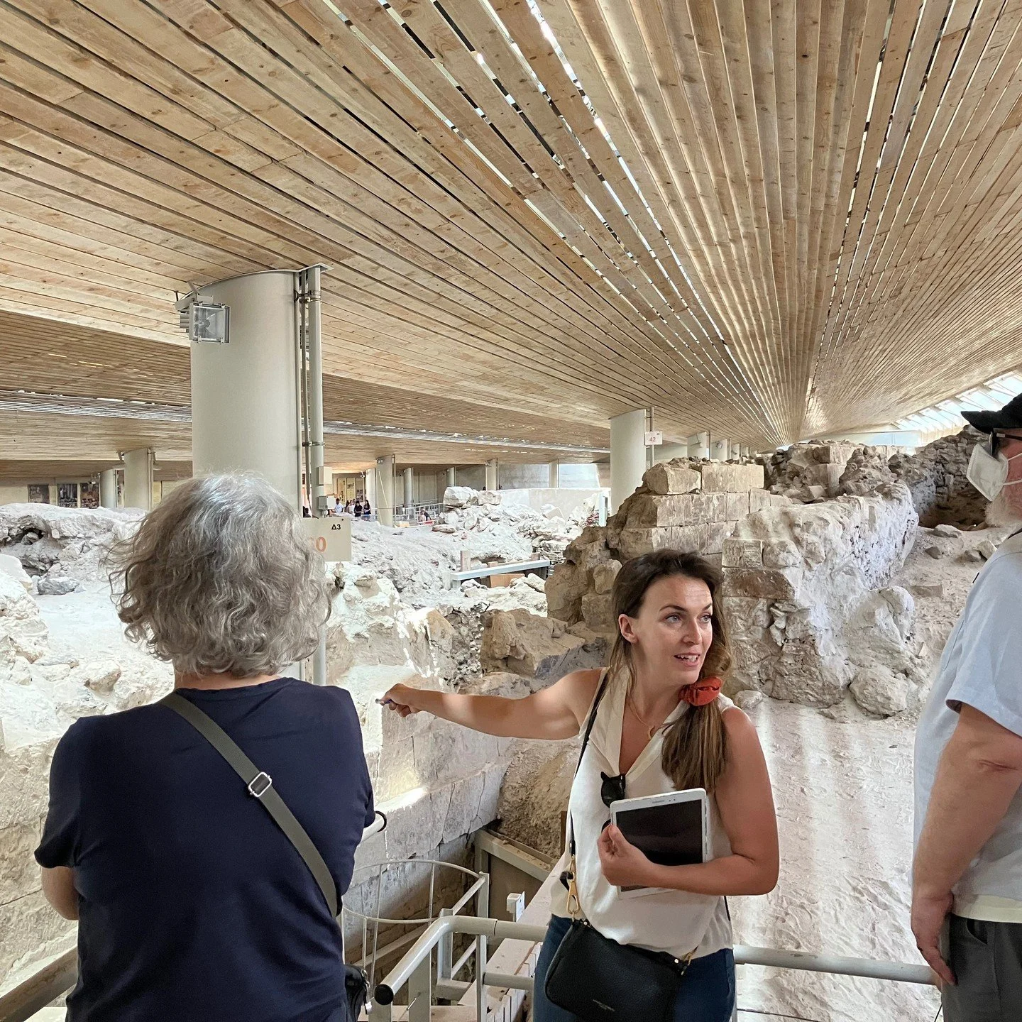 Acrotiri is an amazing site that will change your idea of life three to four thousand years ago!