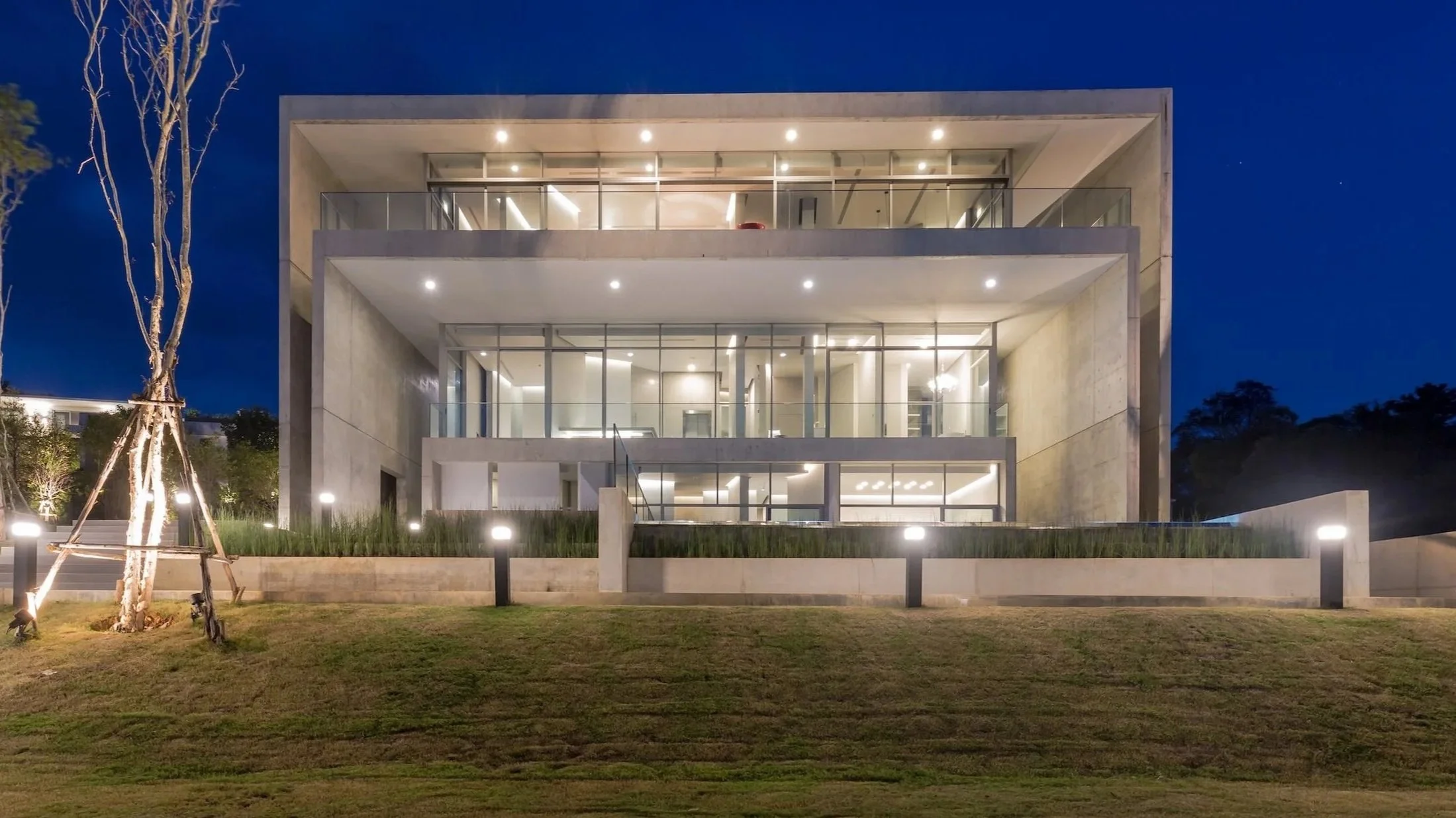 BAAN YAMU FRAME HOUSE